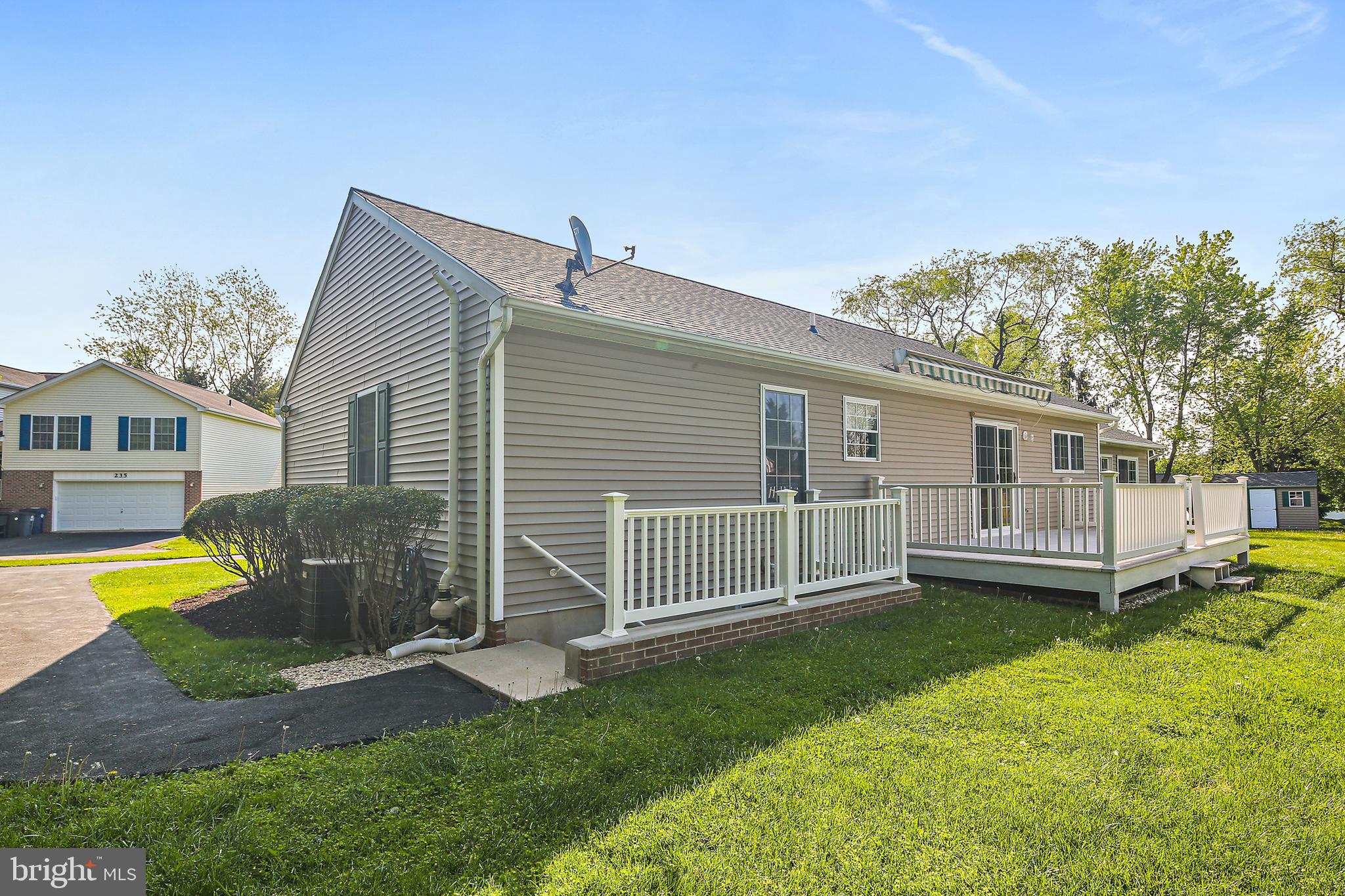 DEVLIN SQUARE - Residential
