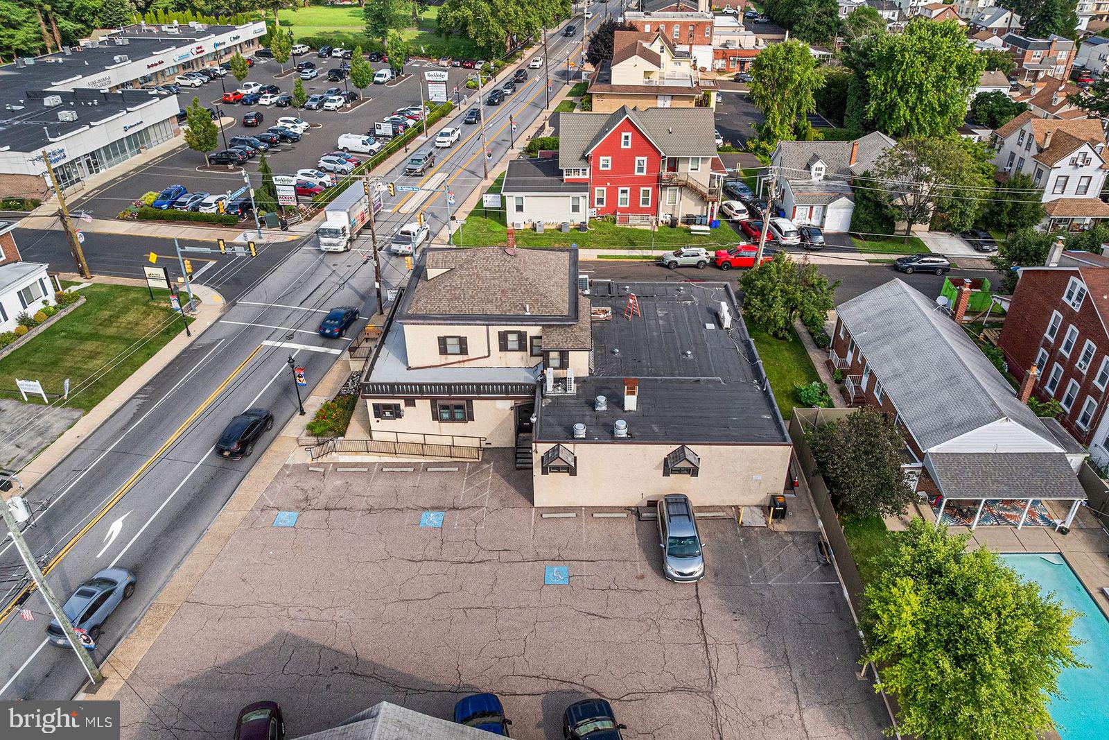 JENKINTOWN - Commercial Sale