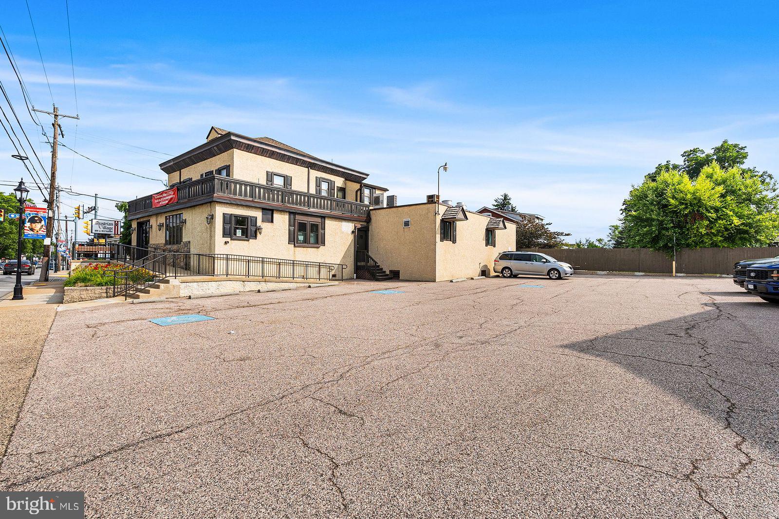 JENKINTOWN - Commercial Sale