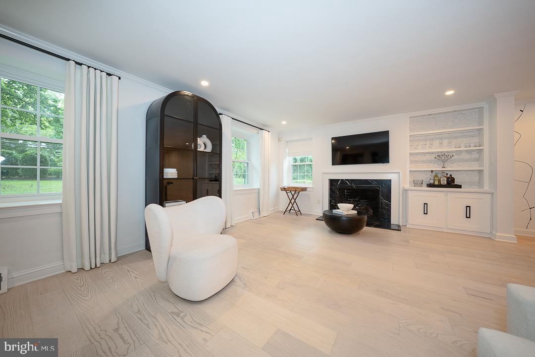 GLADWYNE - Residential