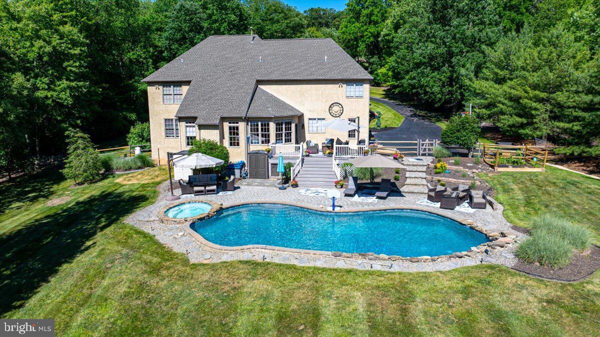 WEST HUNT - Residential