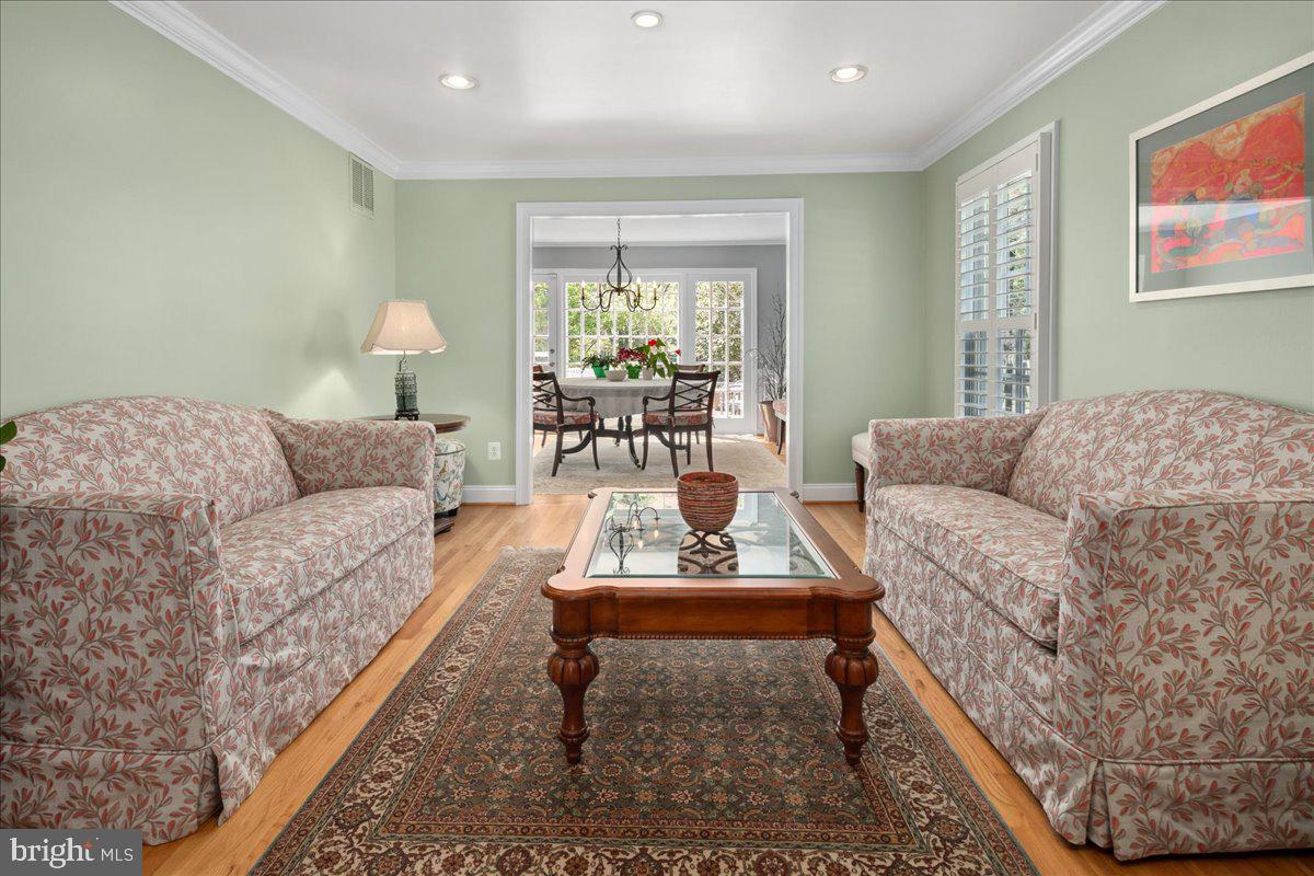 RIVERWOOD - Residential