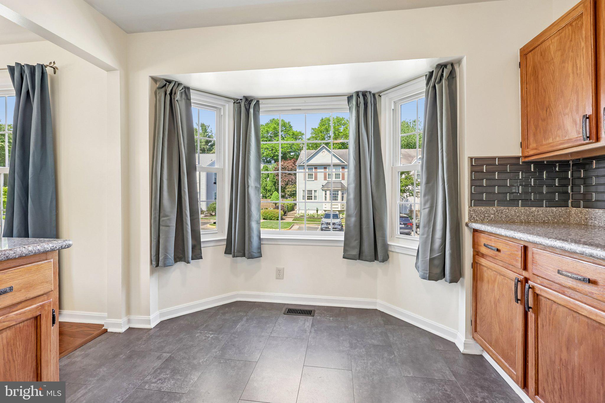 OAK SPRINGS - Residential