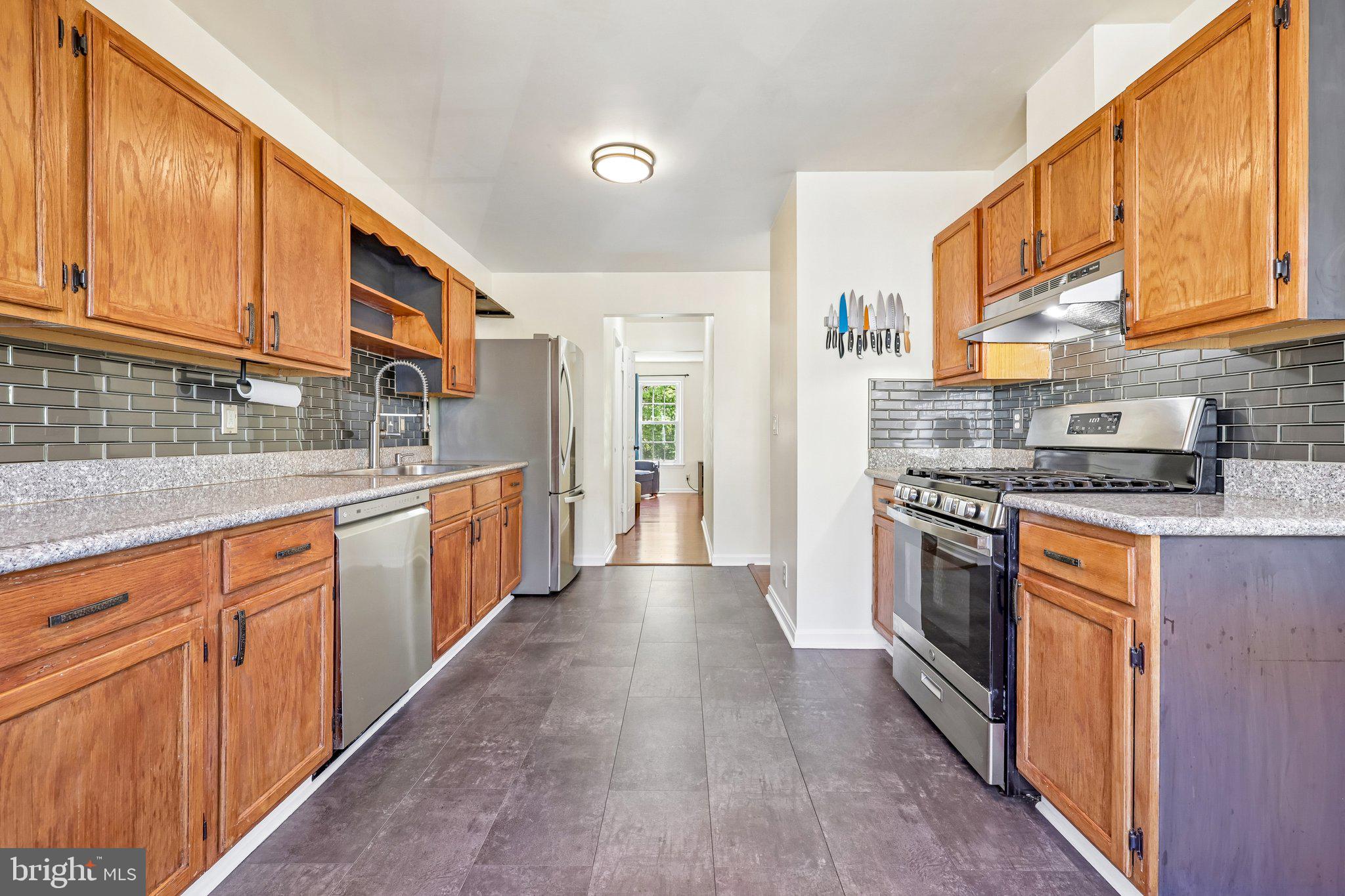 OAK SPRINGS - Residential