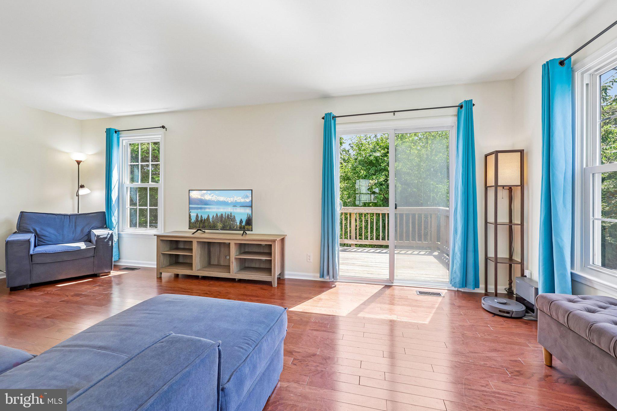 OAK SPRINGS - Residential