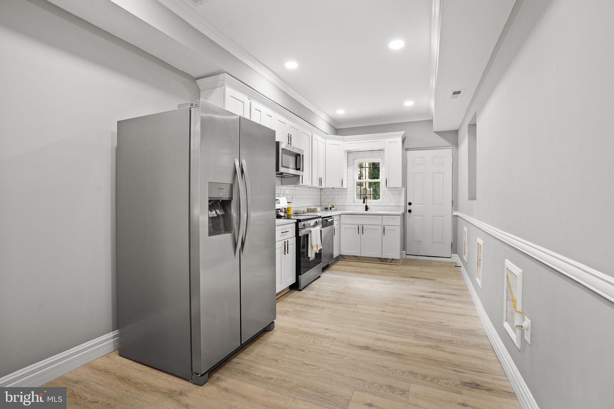 BROADWAY EAST - Residential