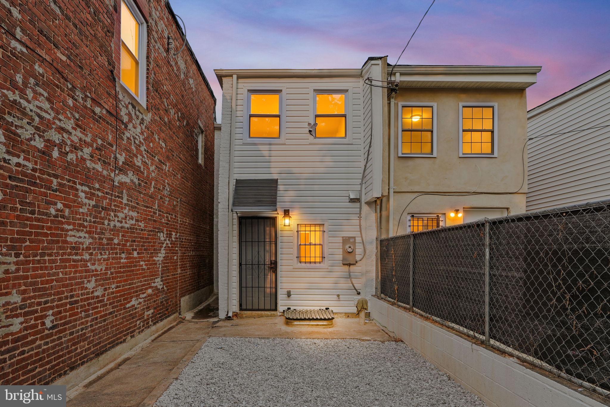 BROADWAY EAST - Residential