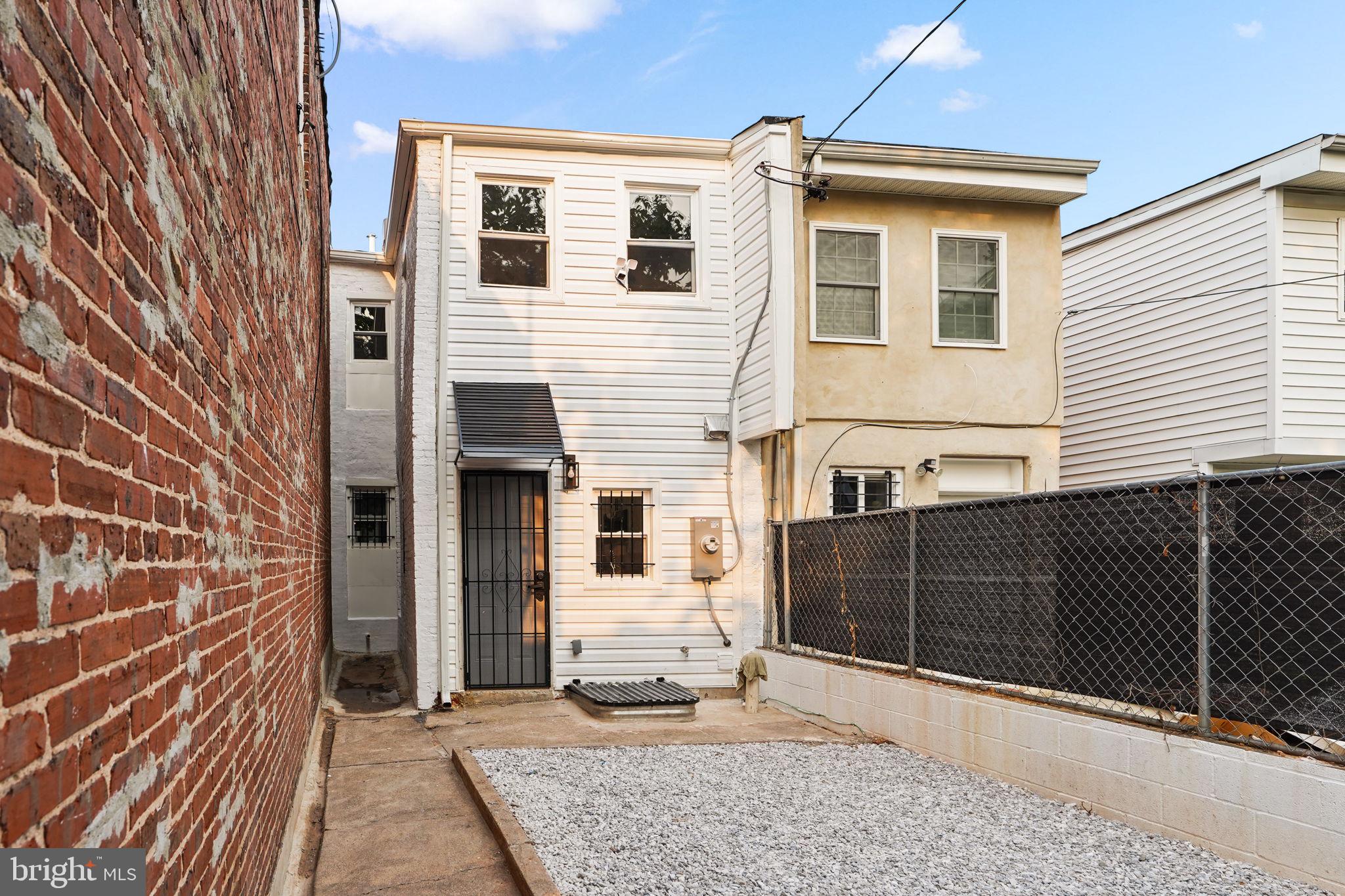 BROADWAY EAST - Residential