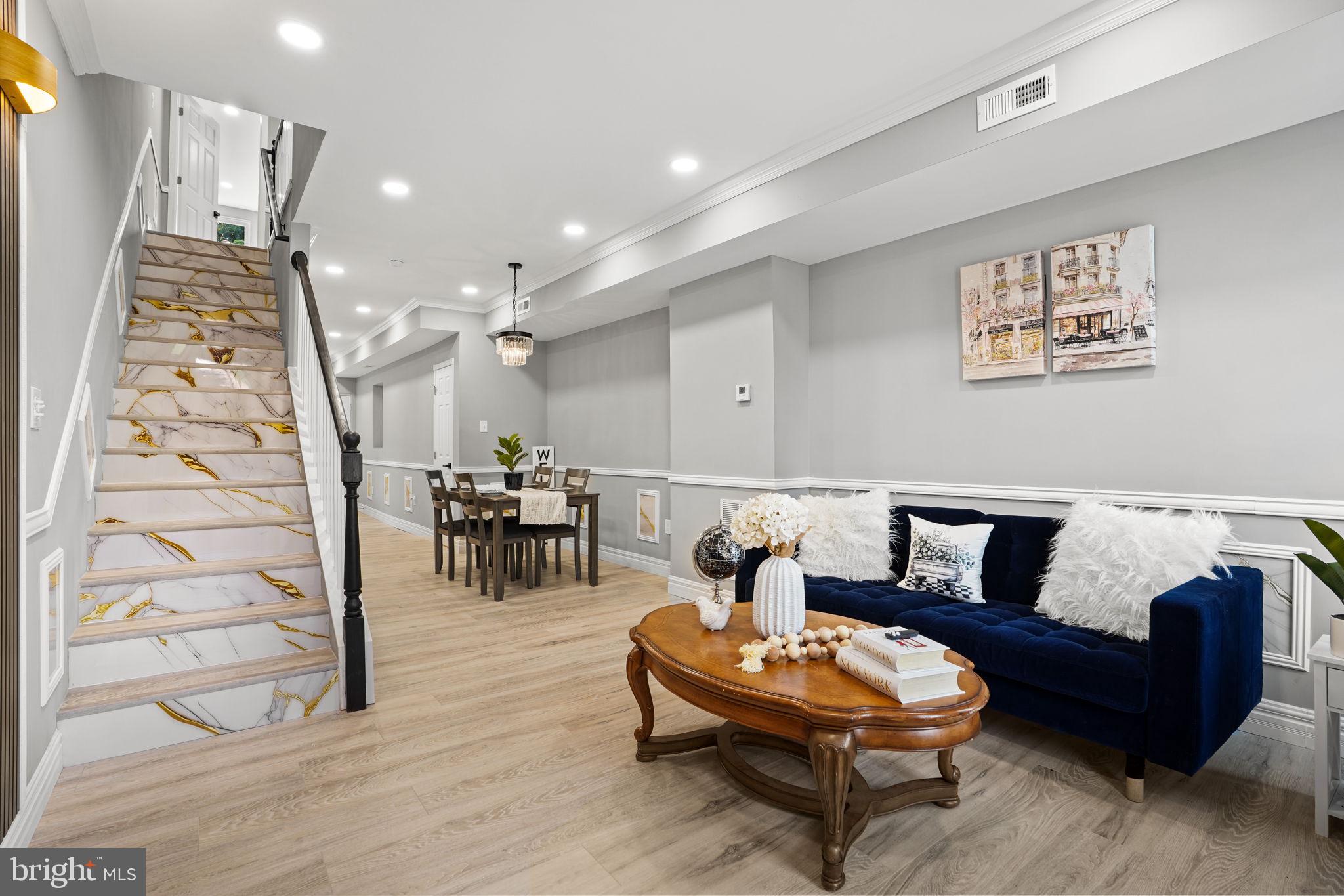 BROADWAY EAST - Residential