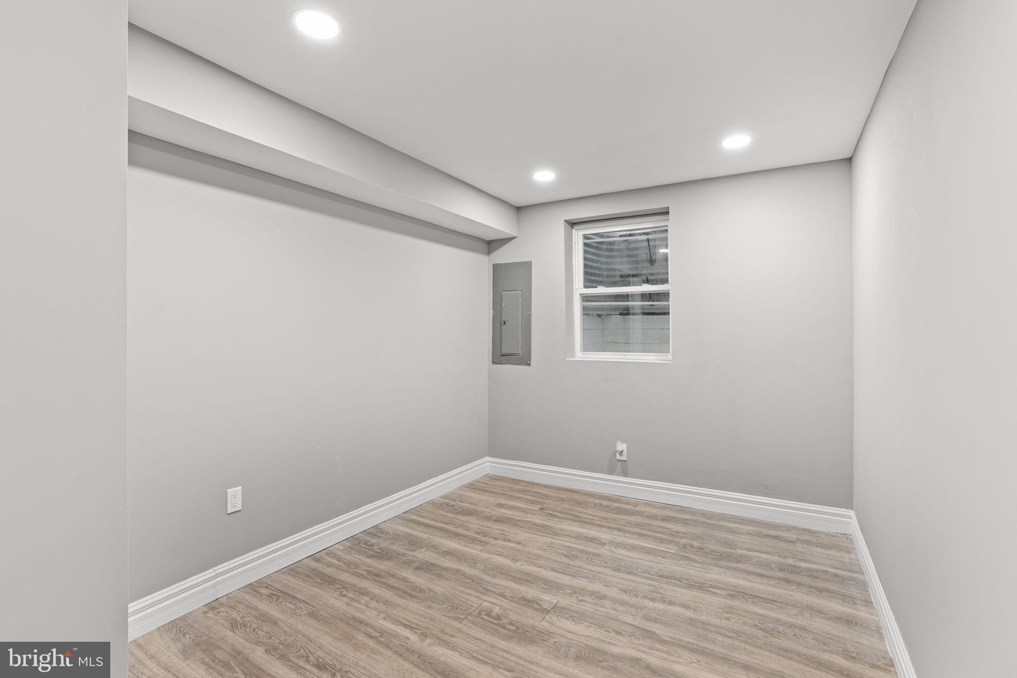 BROADWAY EAST - Residential