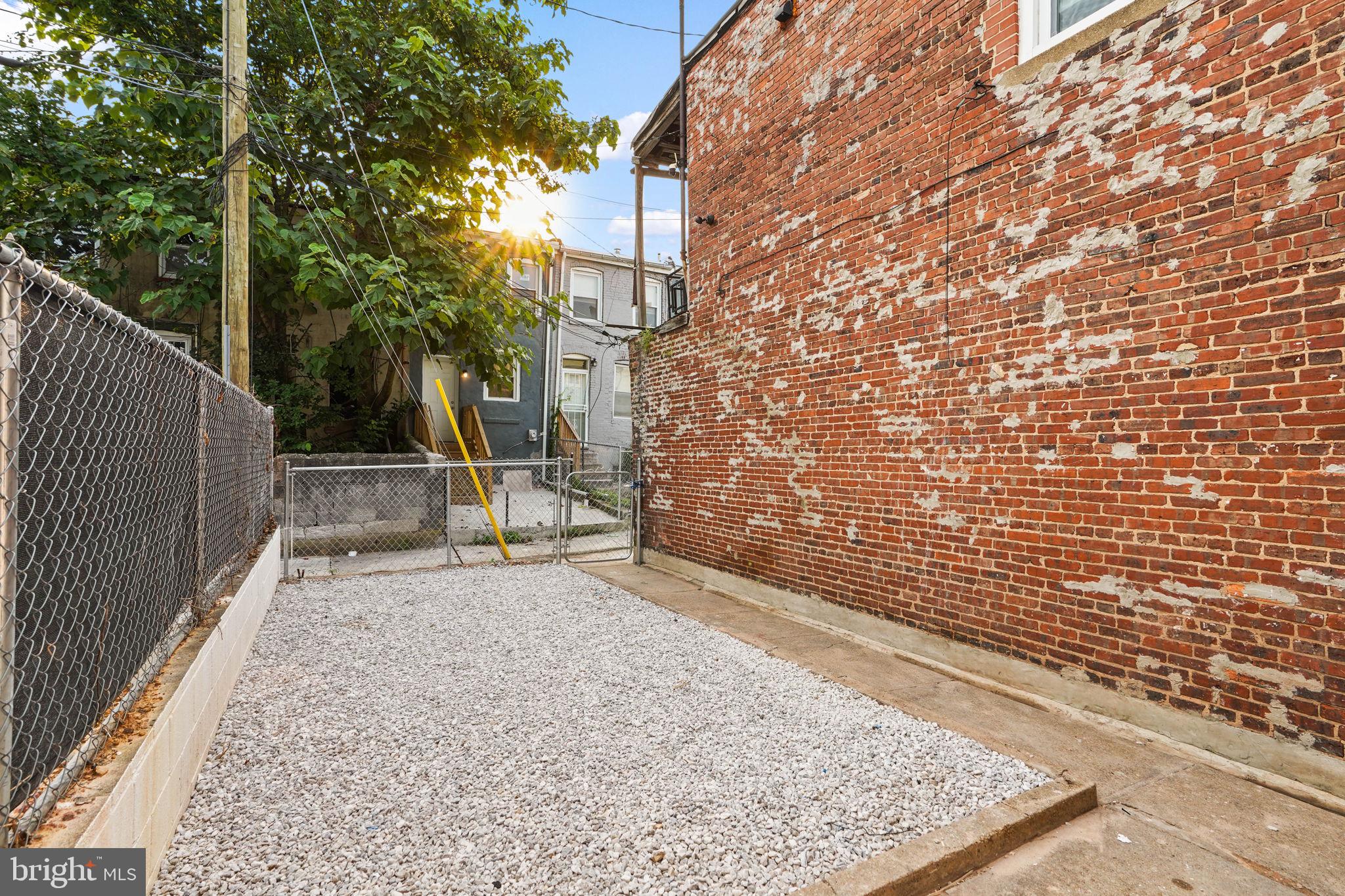 BROADWAY EAST - Residential