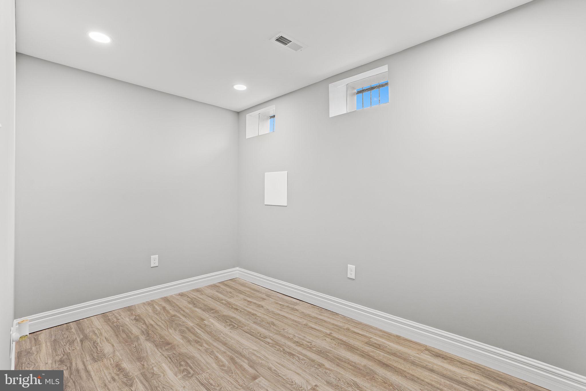 BROADWAY EAST - Residential