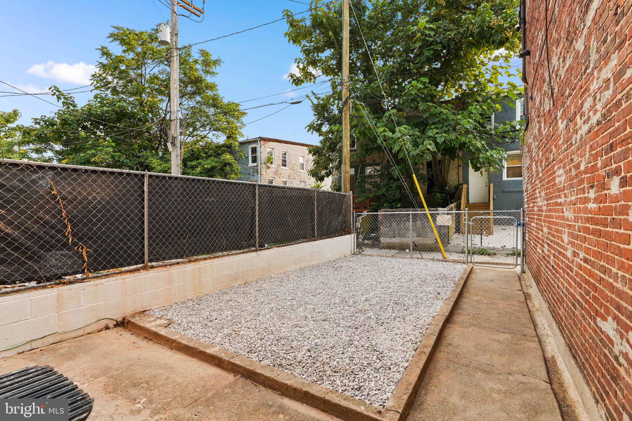 BROADWAY EAST - Residential
