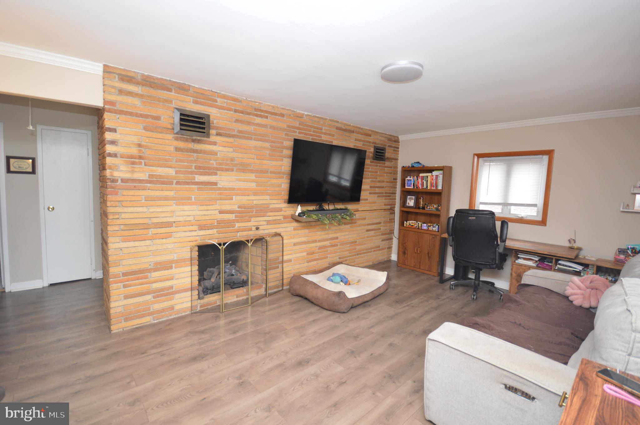 VALLEY VIEW - Residential Lease