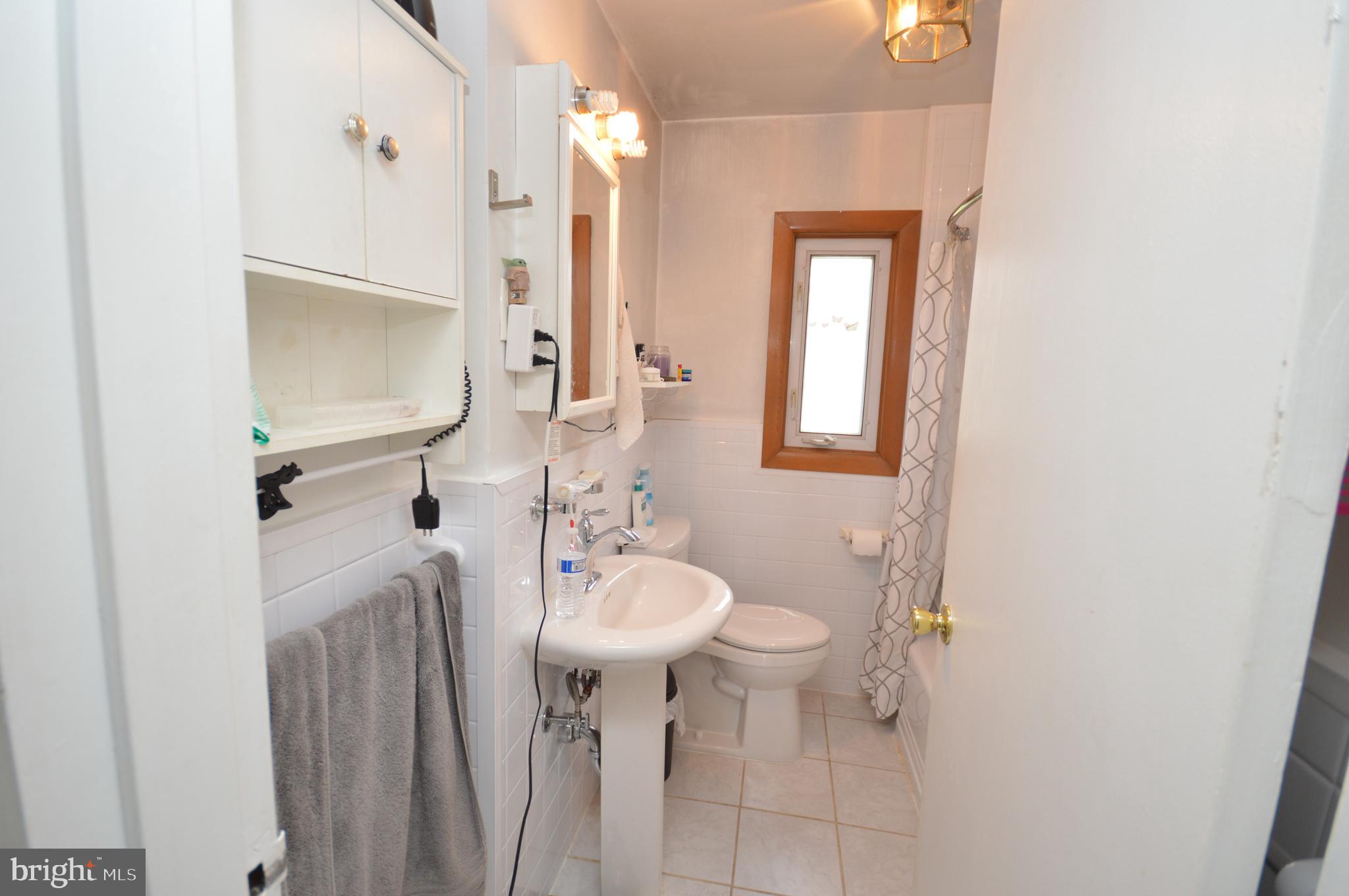 VALLEY VIEW - Residential Lease