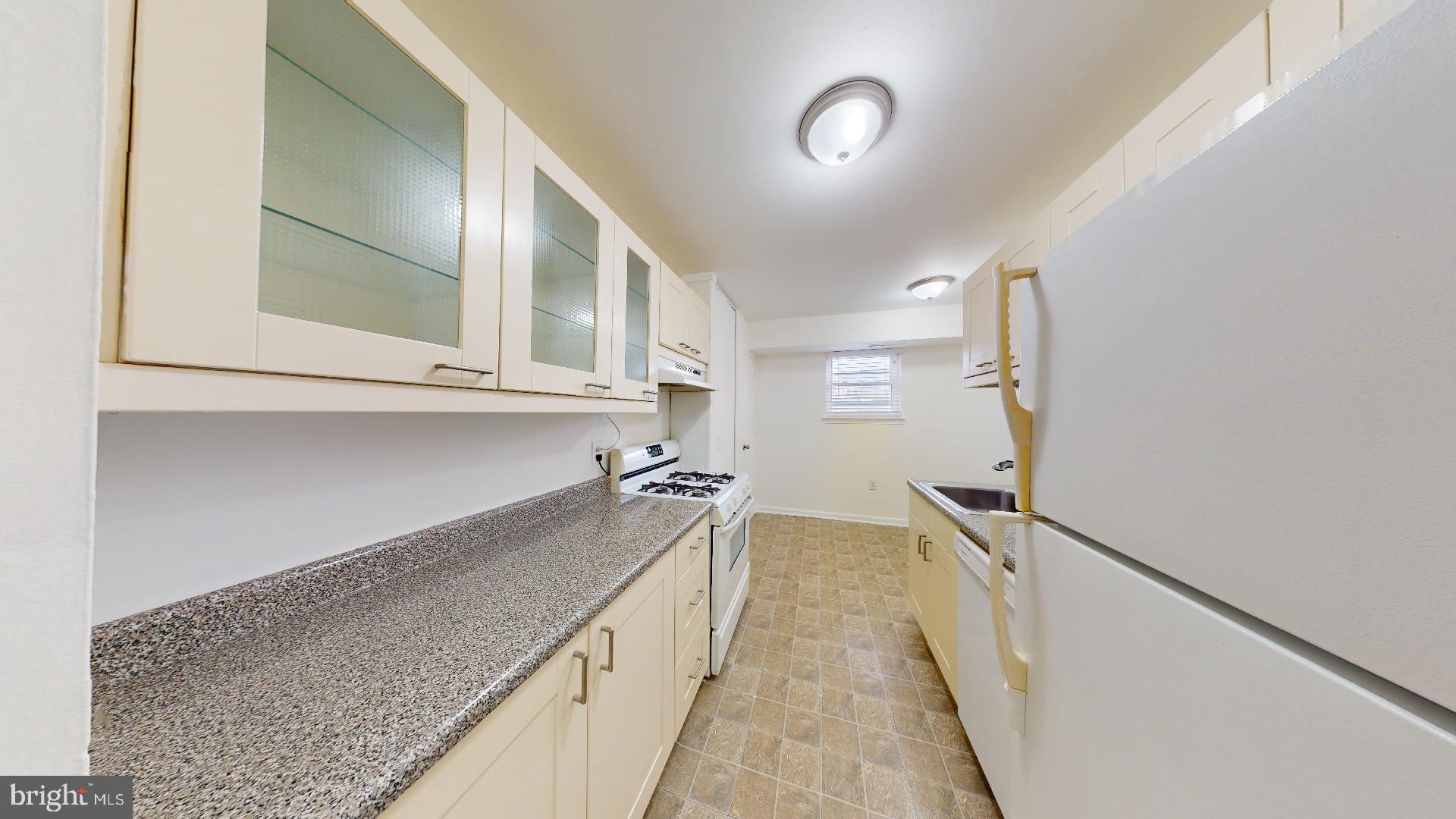 MAYFLOWER SQUARE - Residential