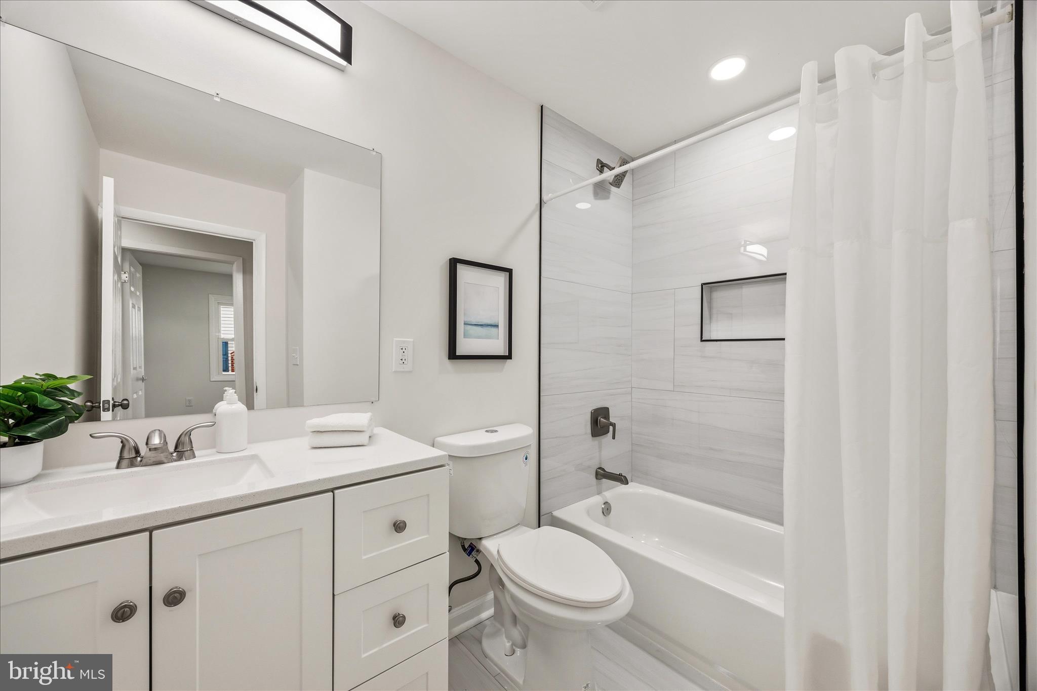 YORKTOWN AT BELAIR - Residential