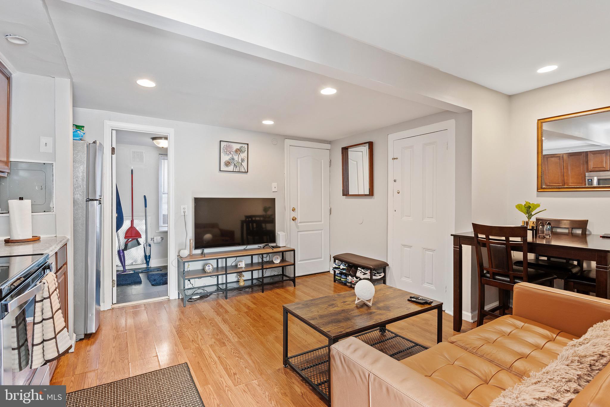 RITTENHOUSE SQUARE - Commercial Sale