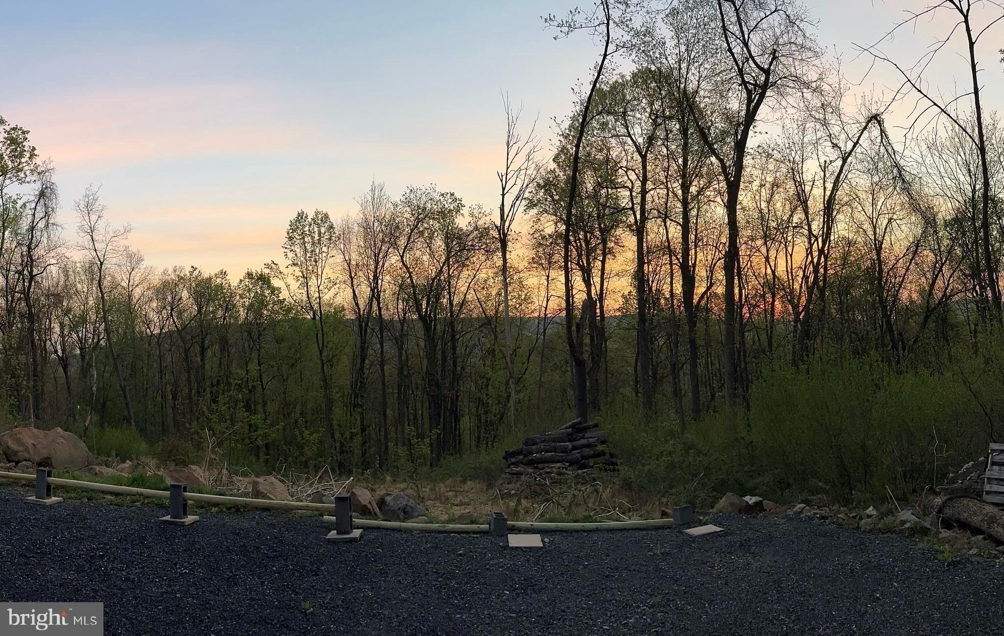 MOSBY MOUNTAIN ESTATES - Land