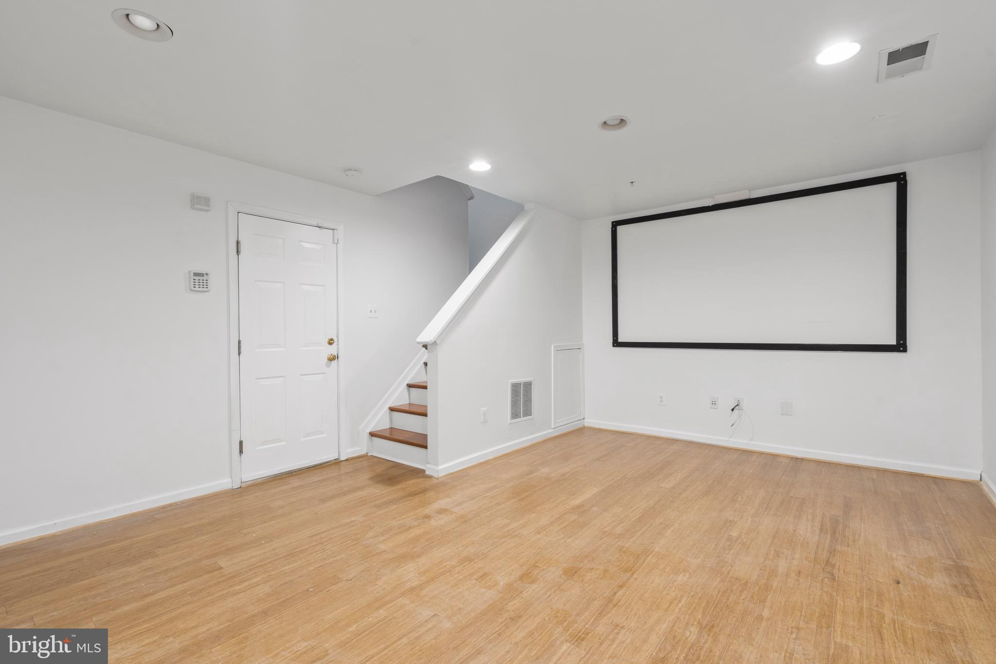 THE OAKS AT WATERS EDGE - Residential Lease
