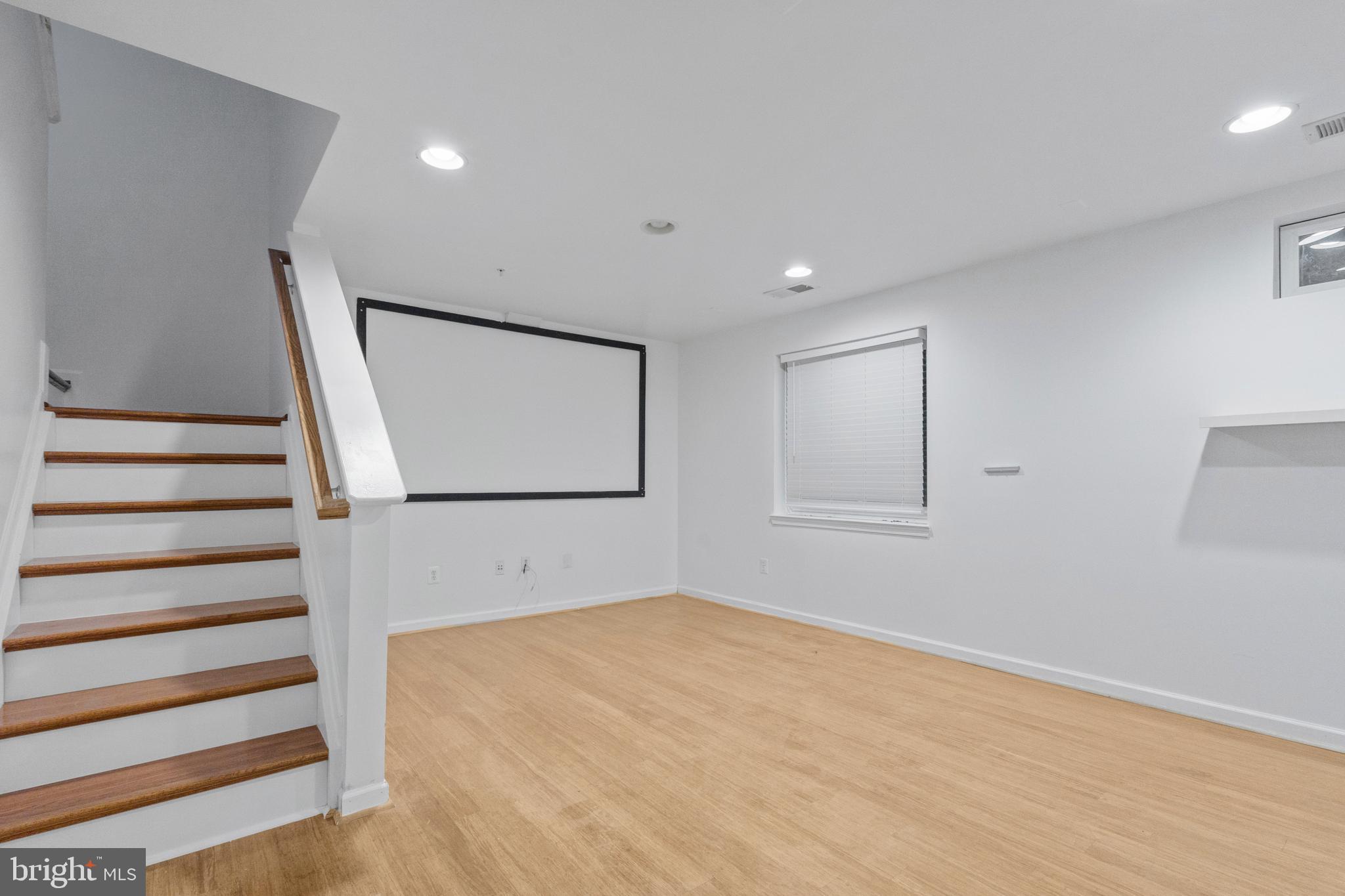 THE OAKS AT WATERS EDGE - Residential Lease