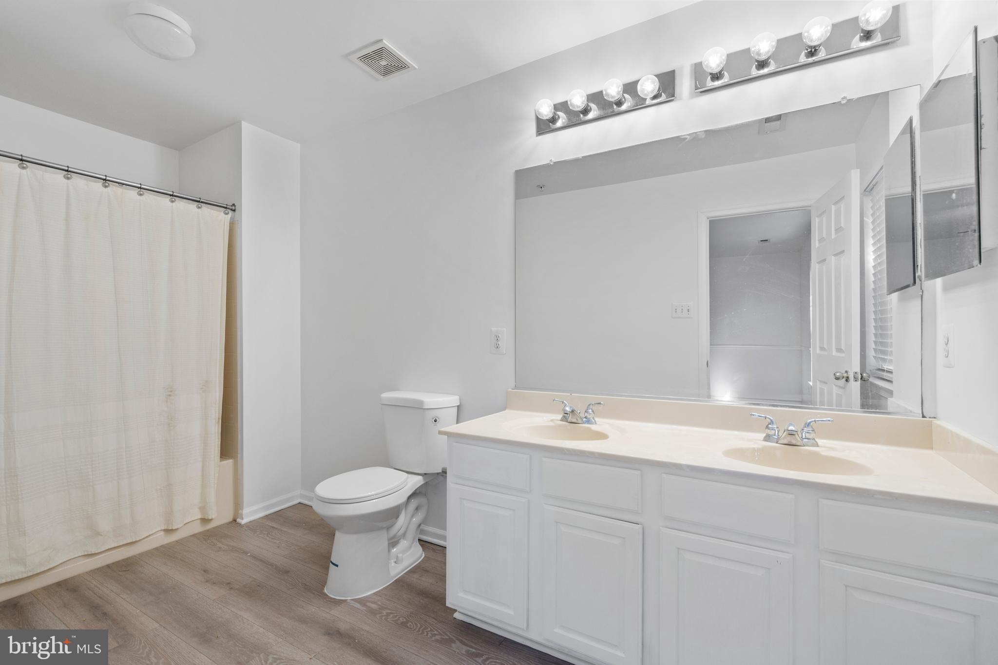 THE OAKS AT WATERS EDGE - Residential Lease