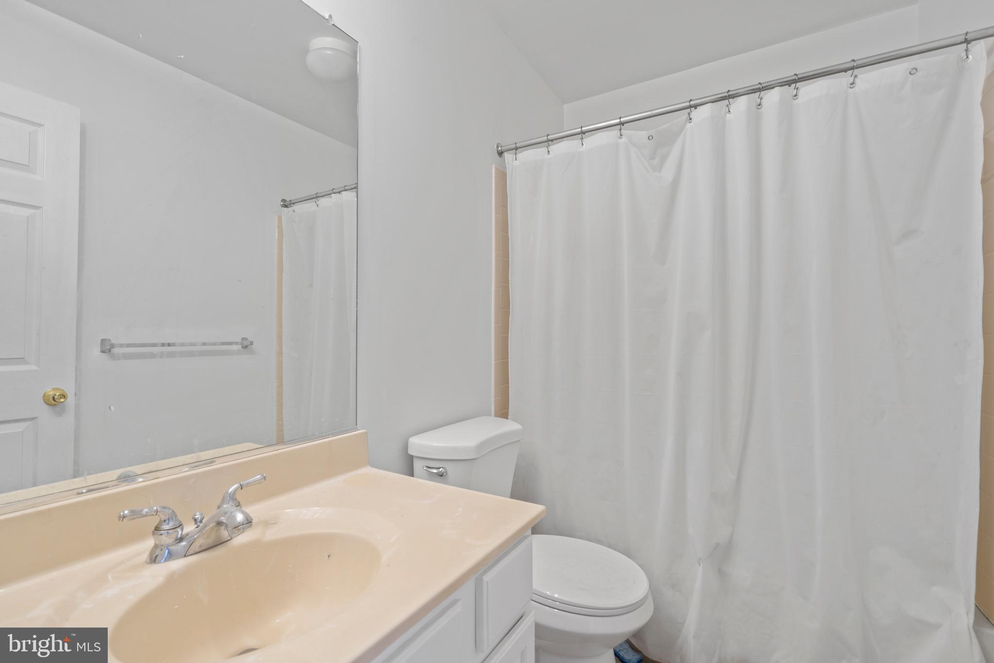 THE OAKS AT WATERS EDGE - Residential Lease