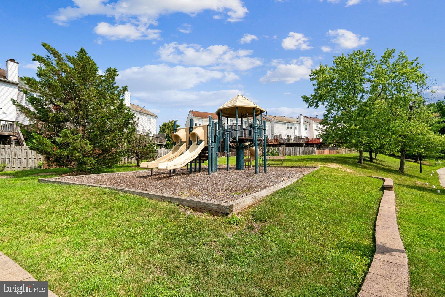 VALLEY STREAM ESTATES - Residential