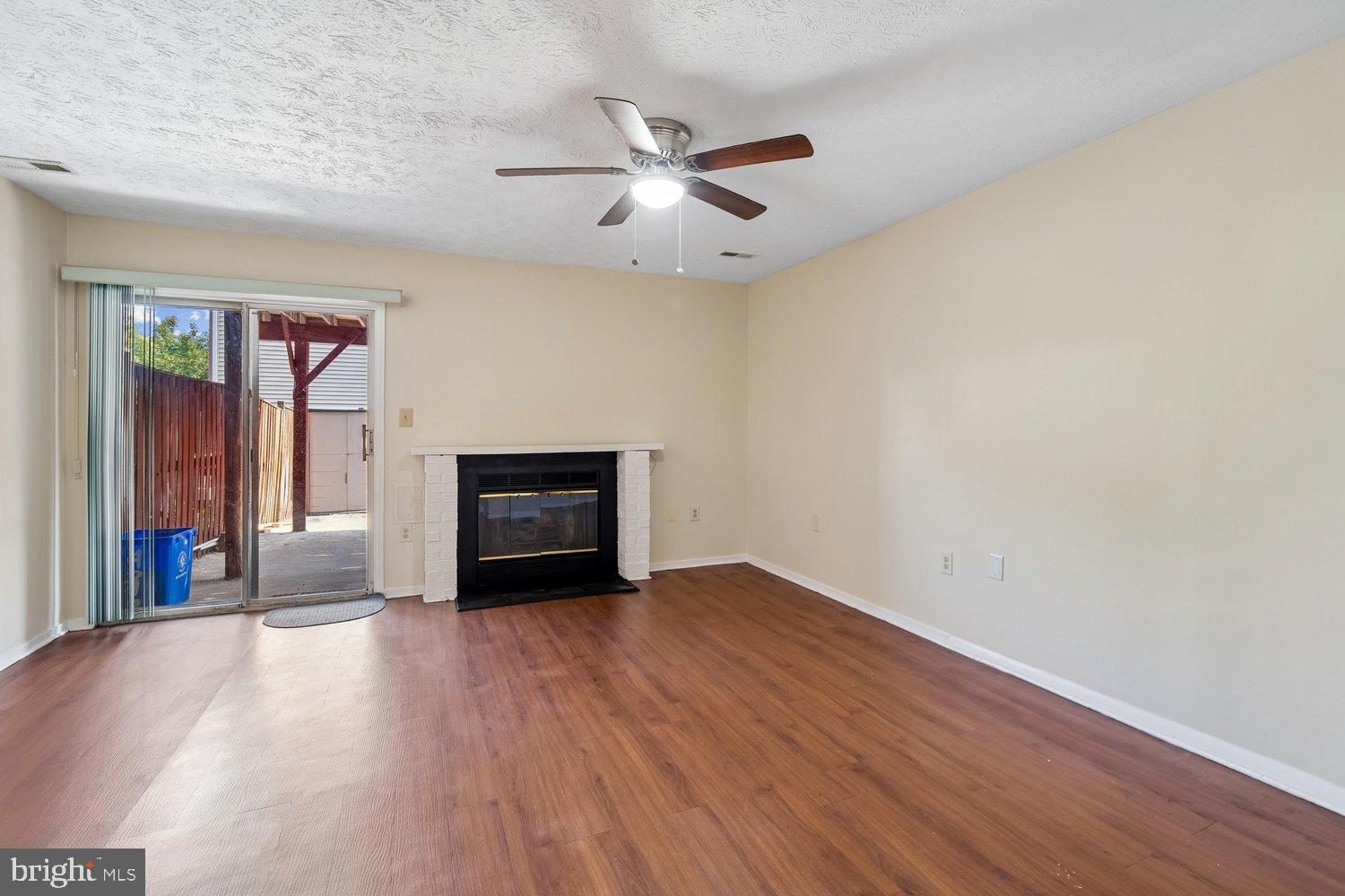 VALLEY STREAM ESTATES - Residential