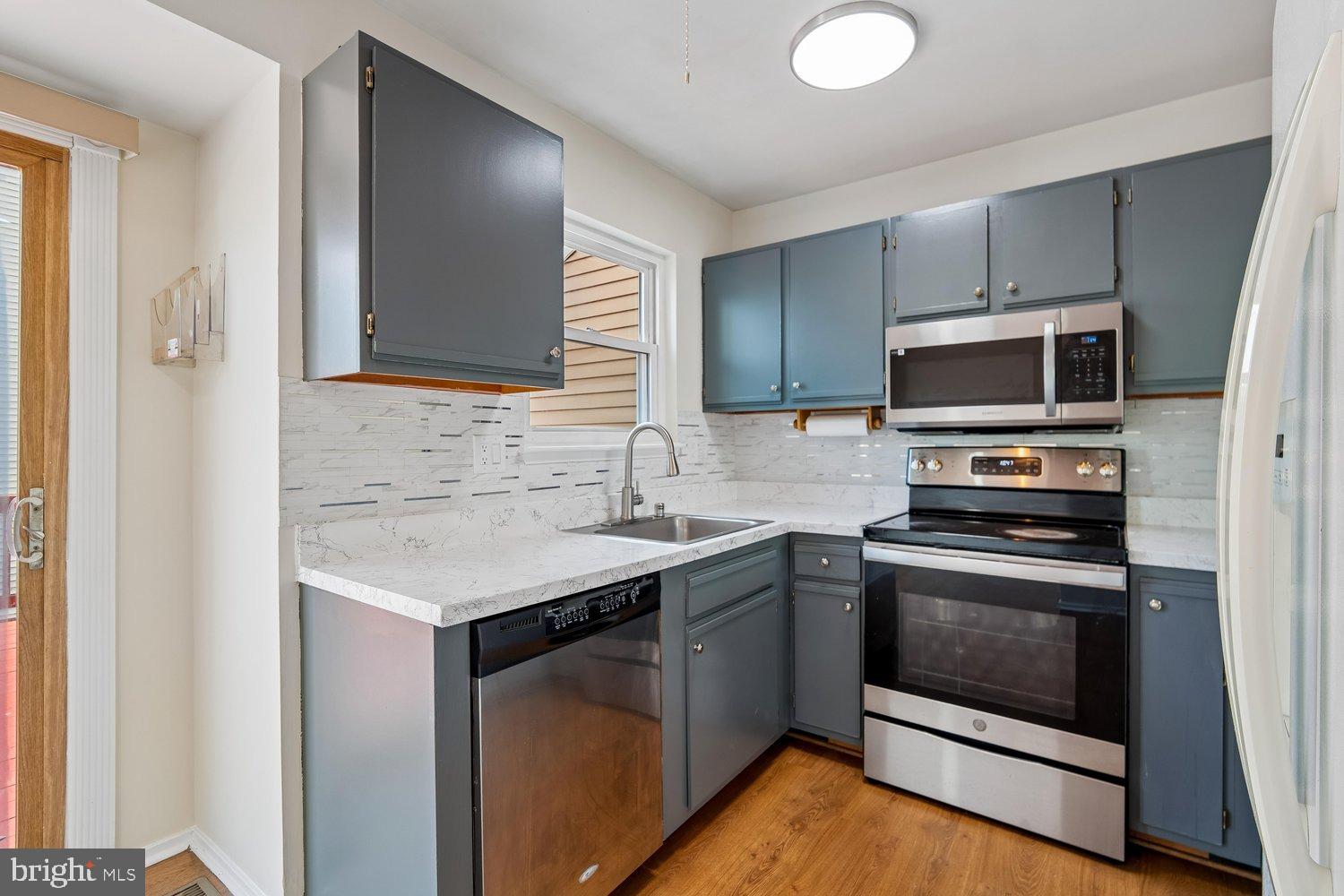 VALLEY STREAM ESTATES - Residential