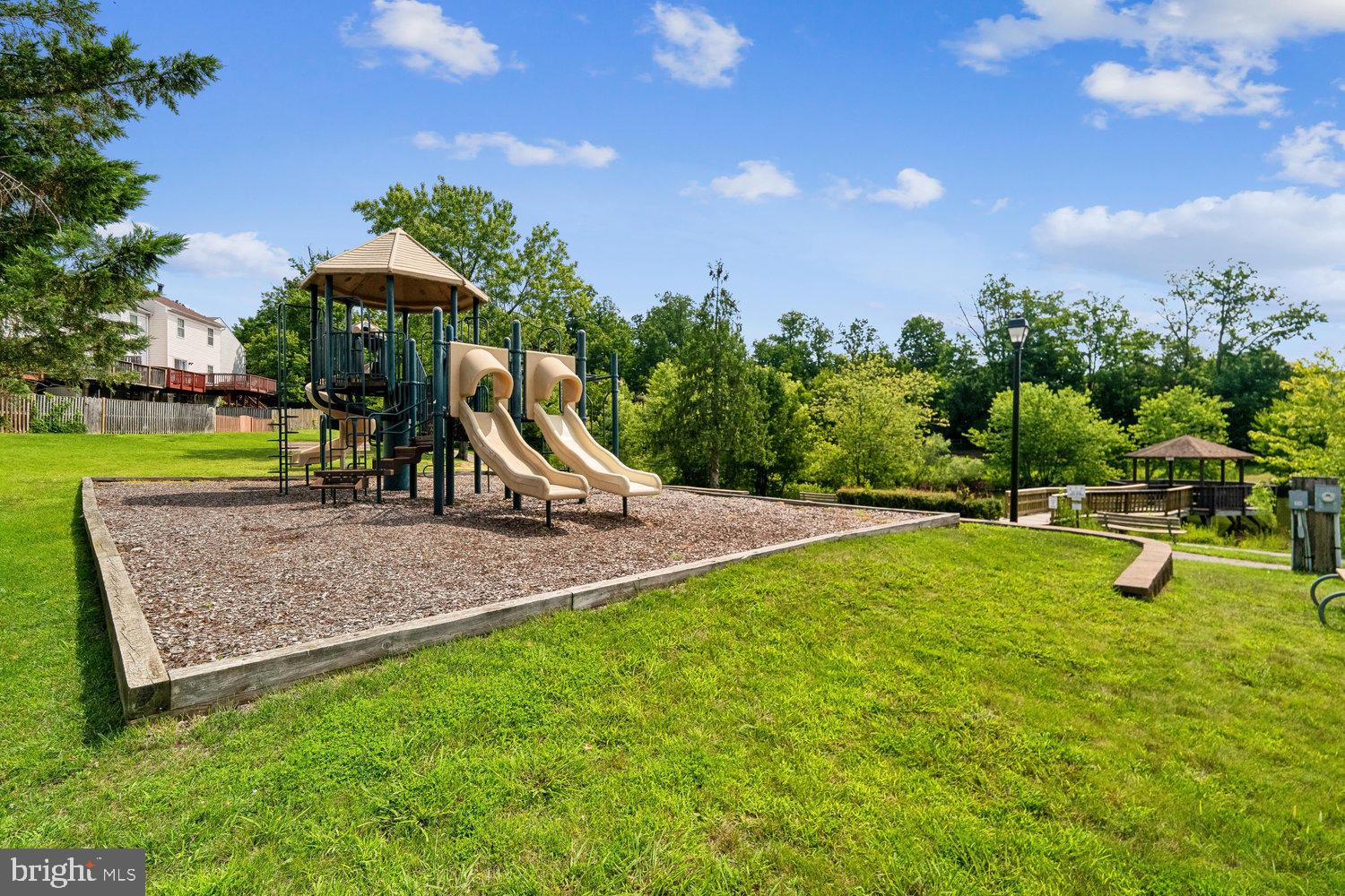VALLEY STREAM ESTATES - Residential