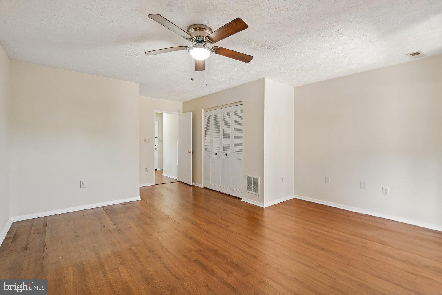 VALLEY STREAM ESTATES - Residential