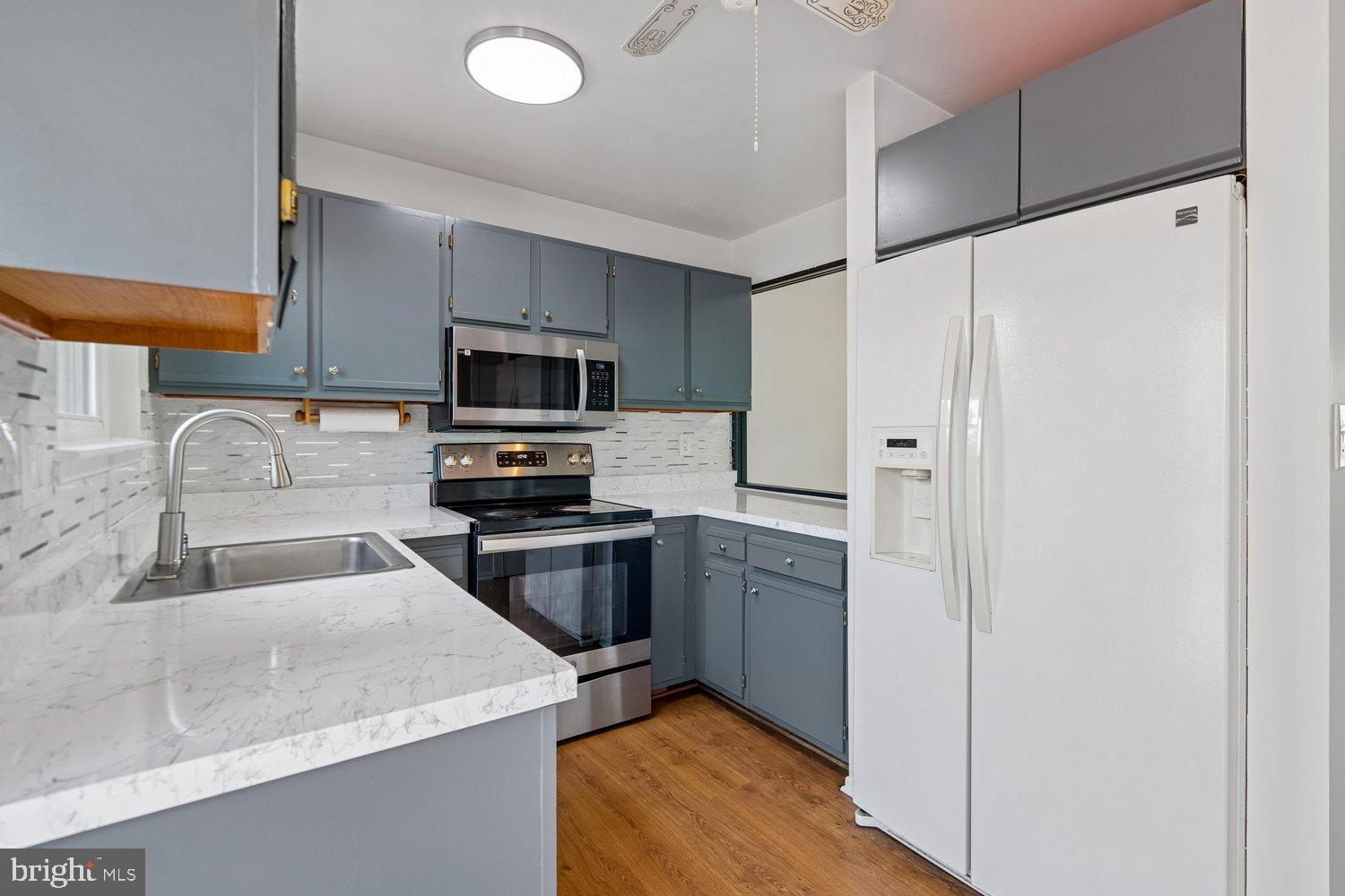 VALLEY STREAM ESTATES - Residential