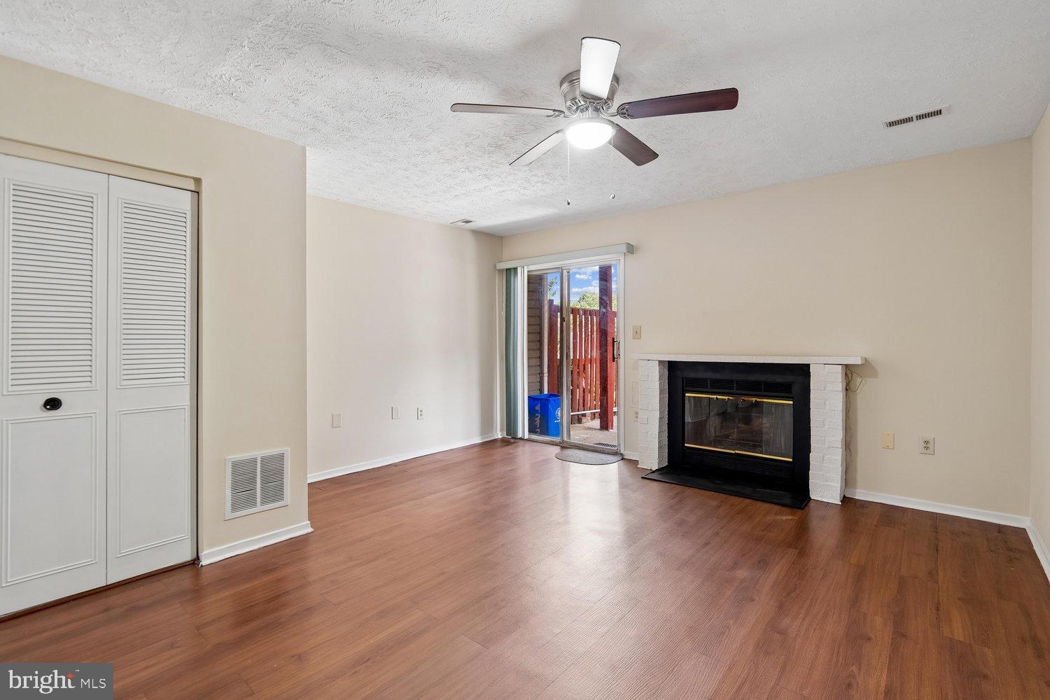 VALLEY STREAM ESTATES - Residential