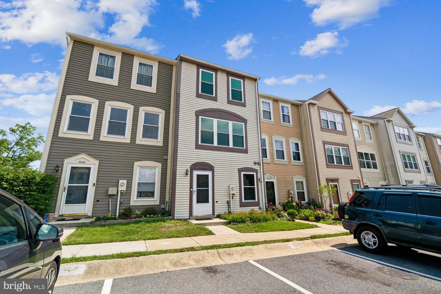 VALLEY STREAM ESTATES - Residential