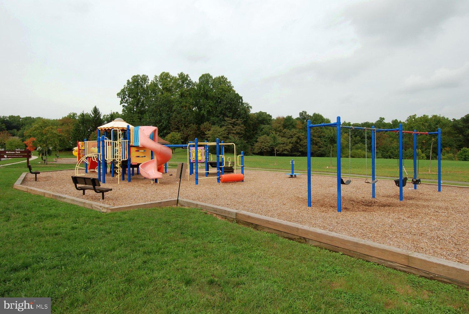 VALLEY STREAM ESTATES - Residential