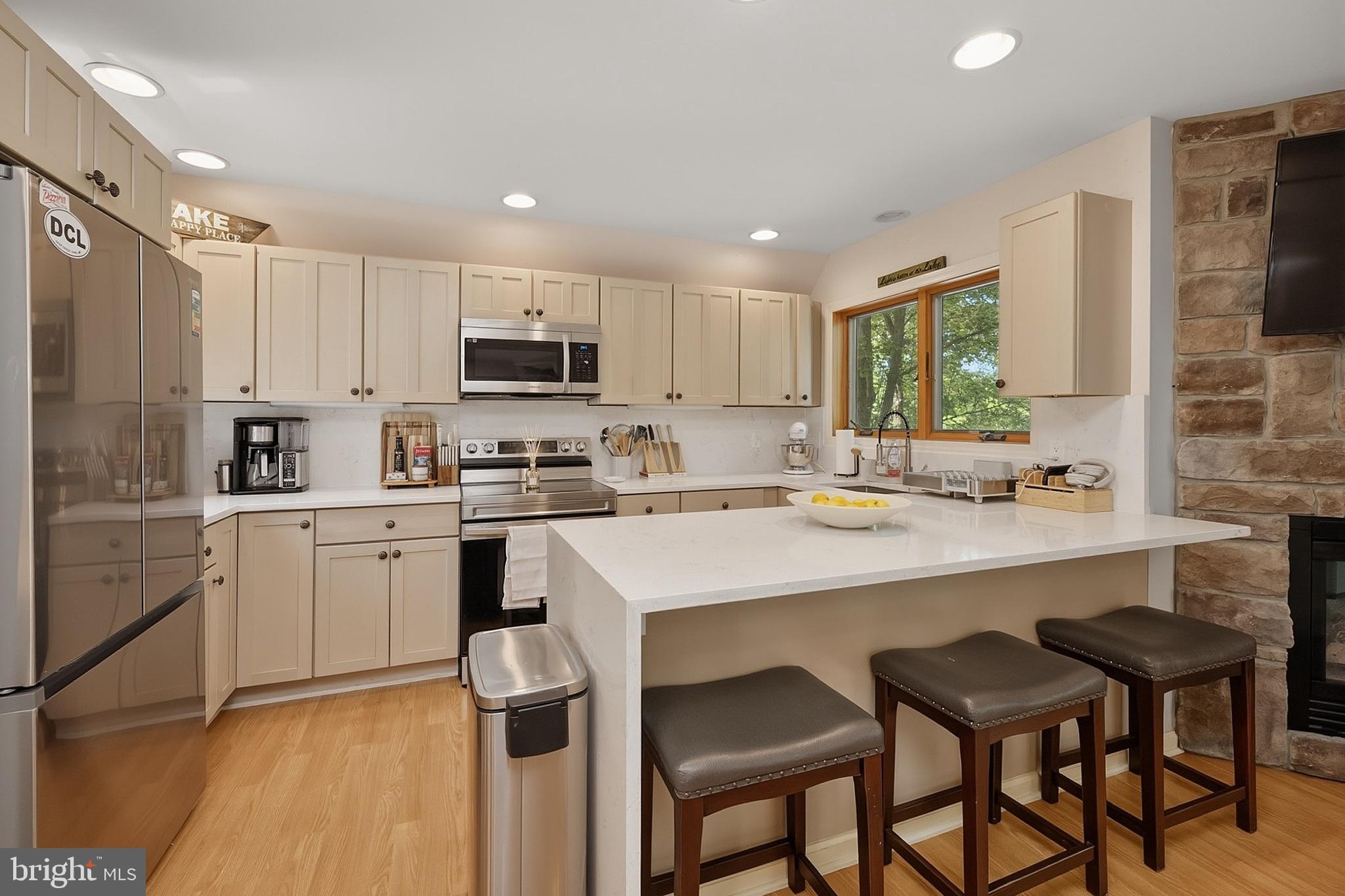 TRADERS LANDING - Residential