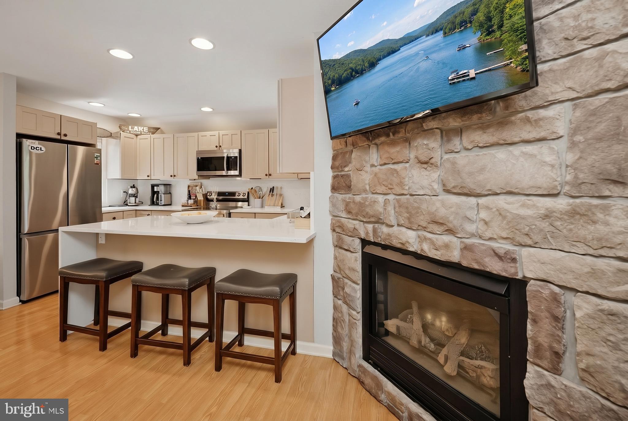 TRADERS LANDING - Residential