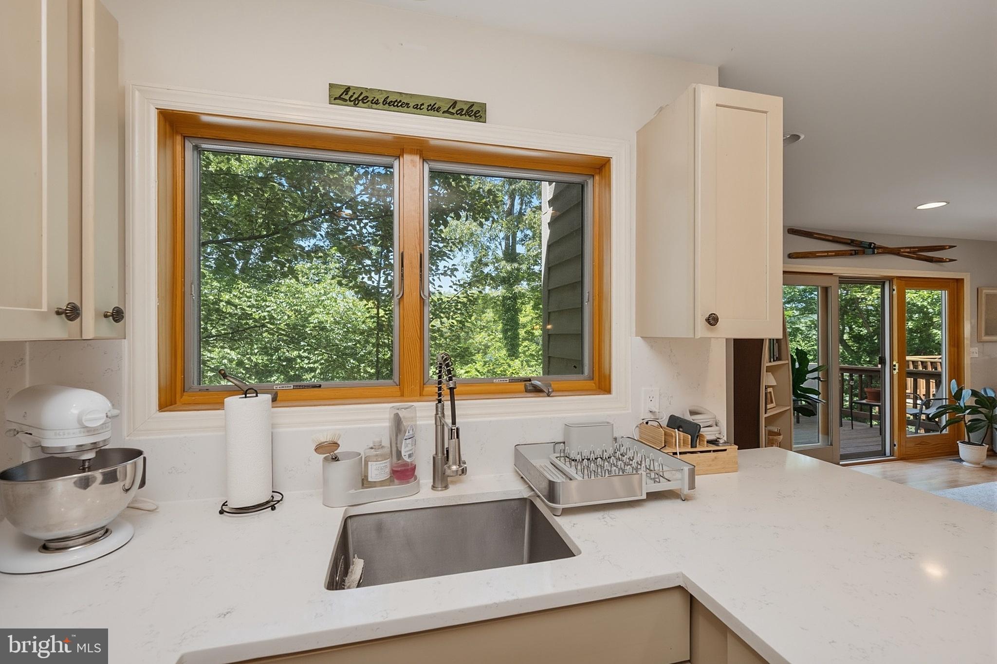 TRADERS LANDING - Residential