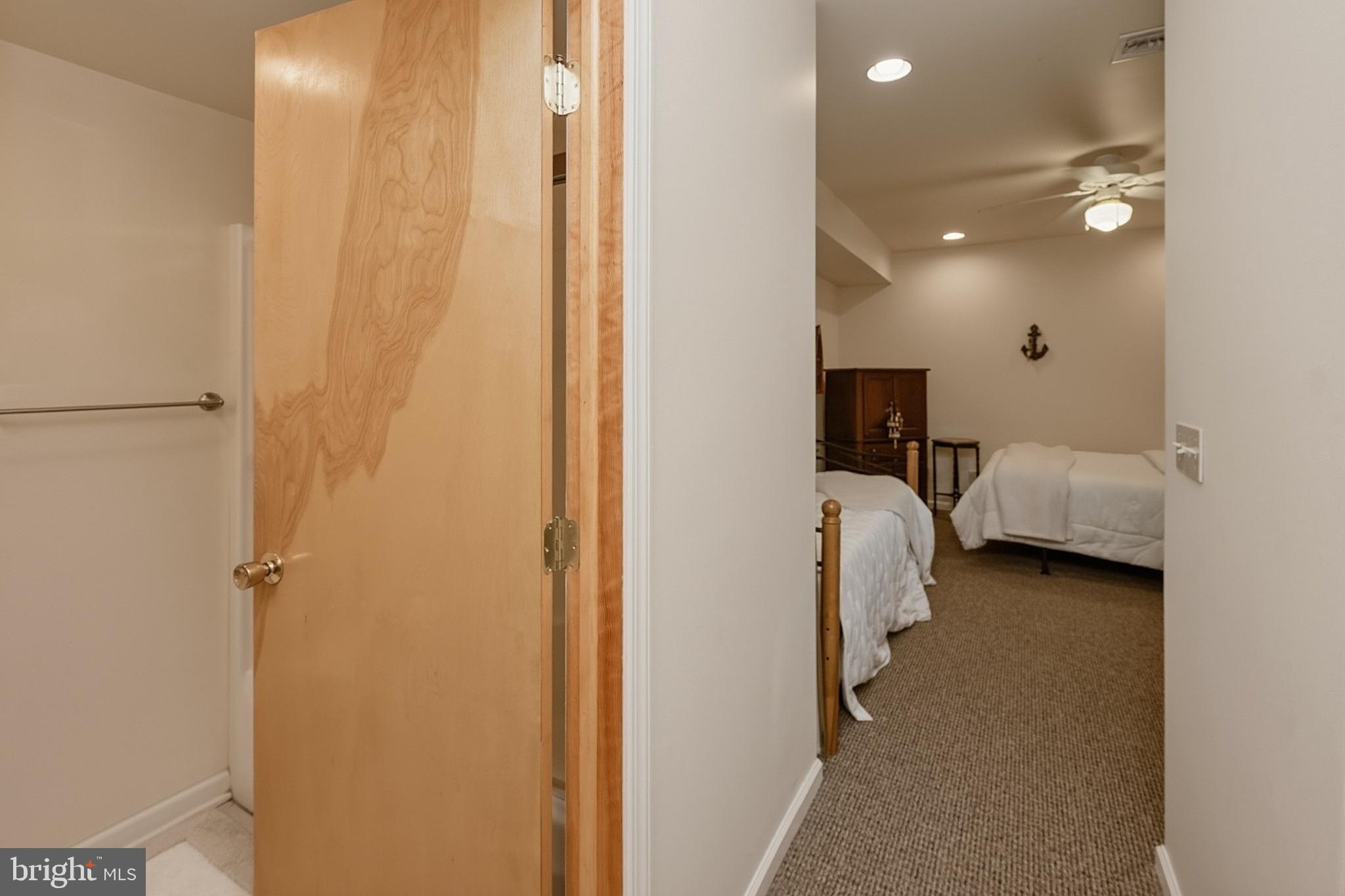 TRADERS LANDING - Residential