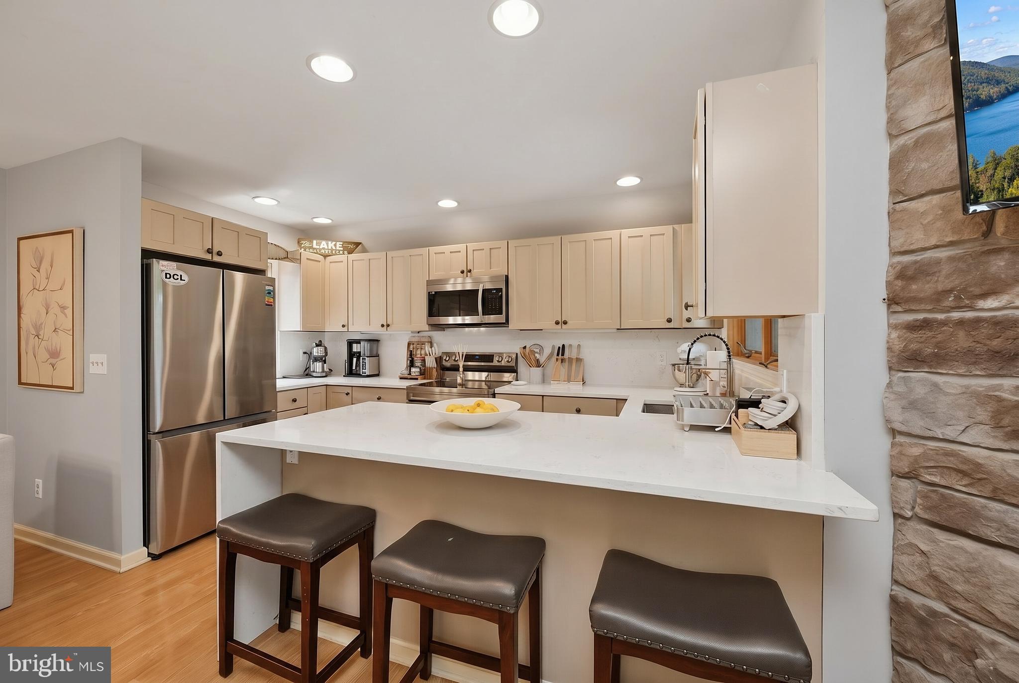 TRADERS LANDING - Residential