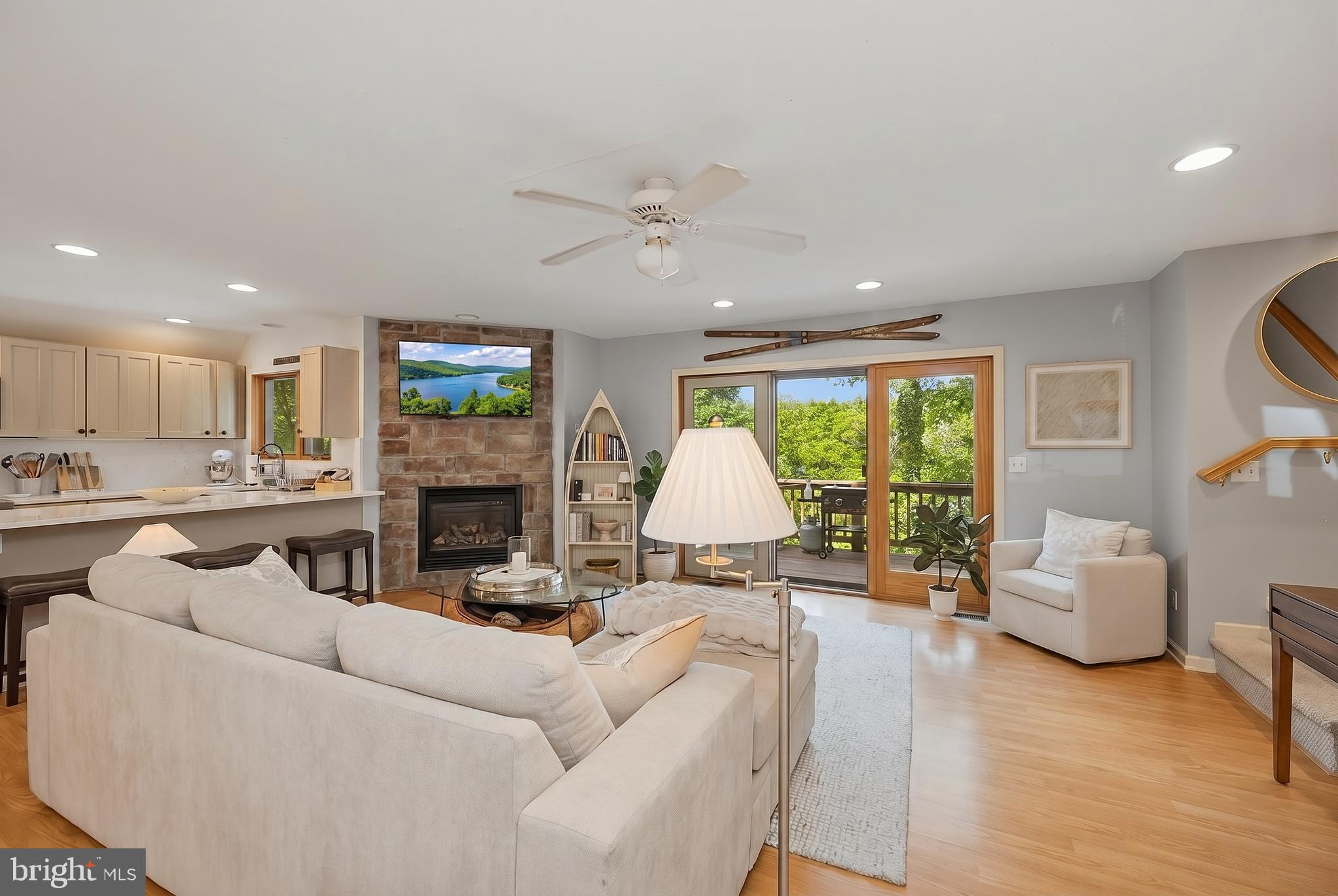 TRADERS LANDING - Residential