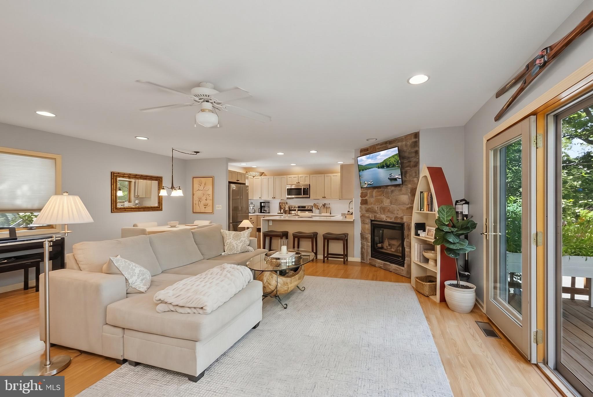 TRADERS LANDING - Residential