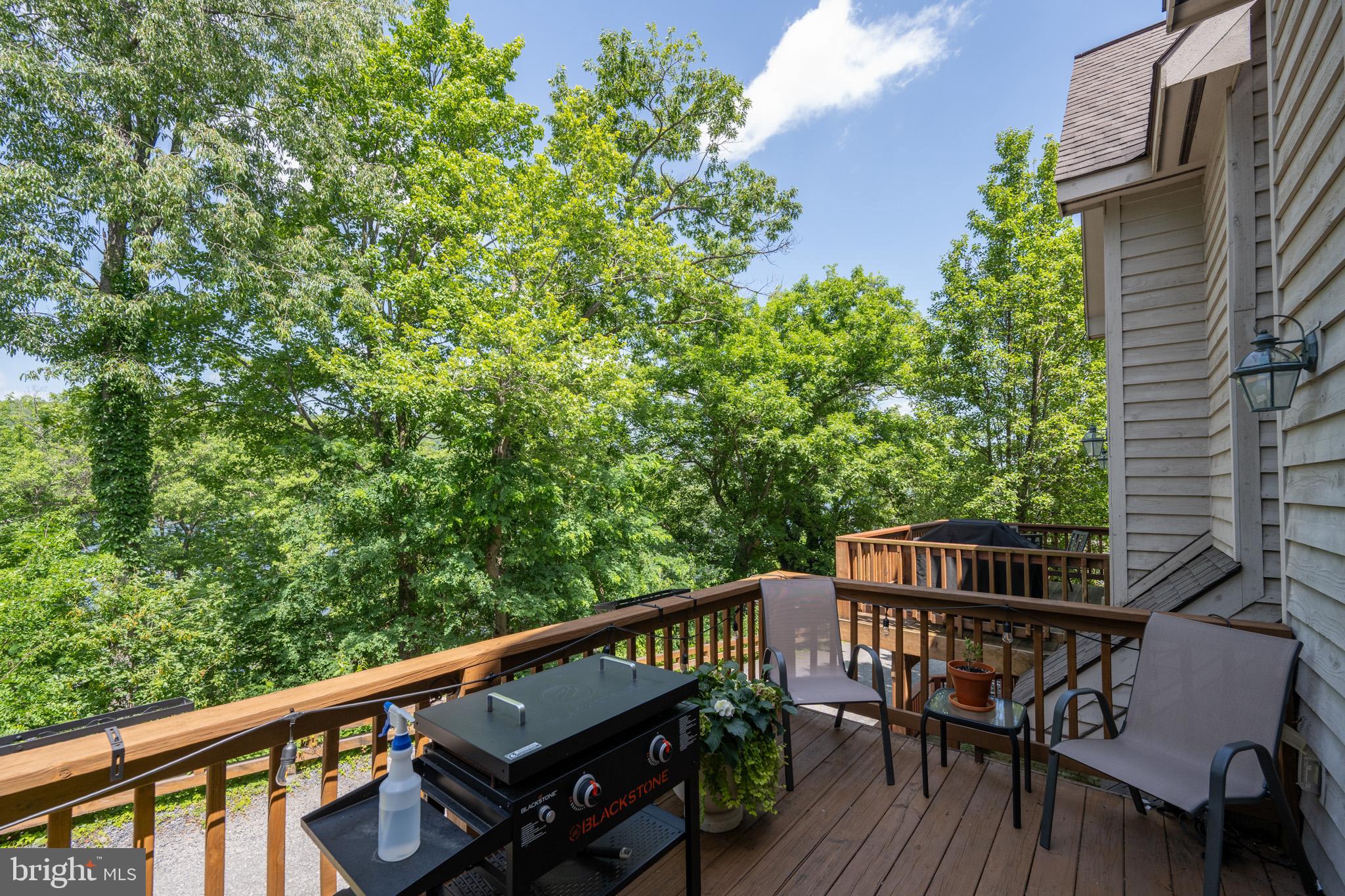 TRADERS LANDING - Residential