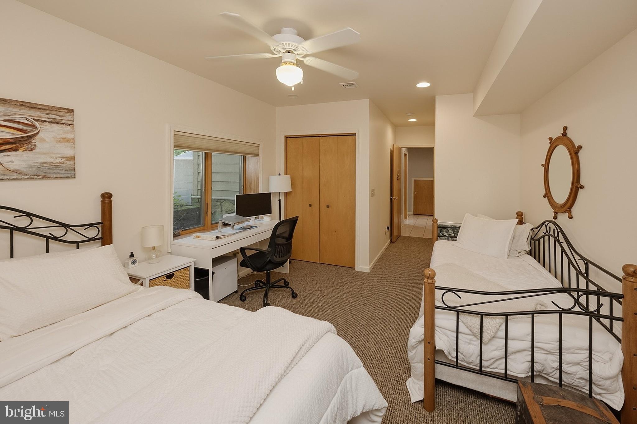 TRADERS LANDING - Residential