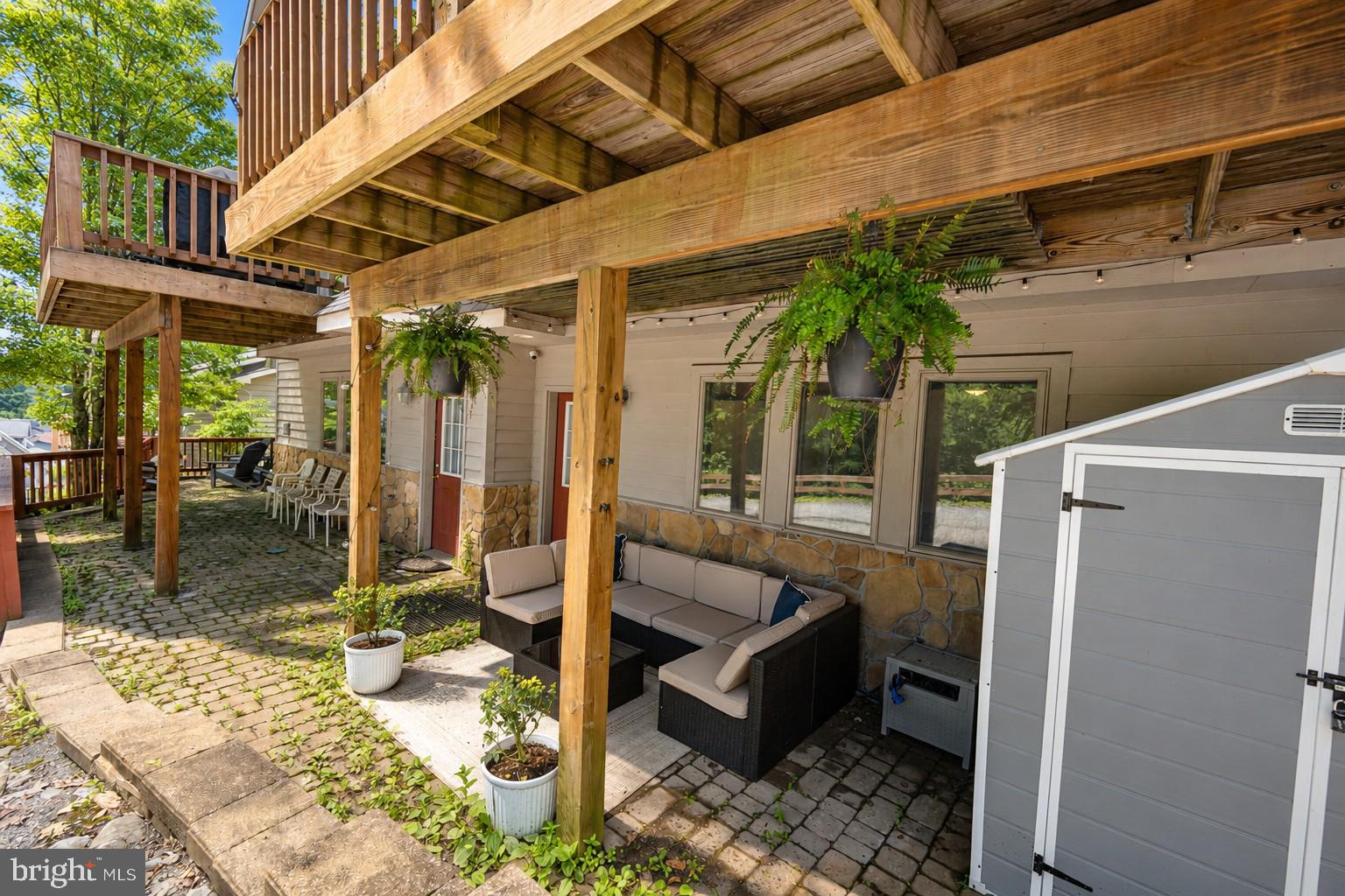 TRADERS LANDING - Residential