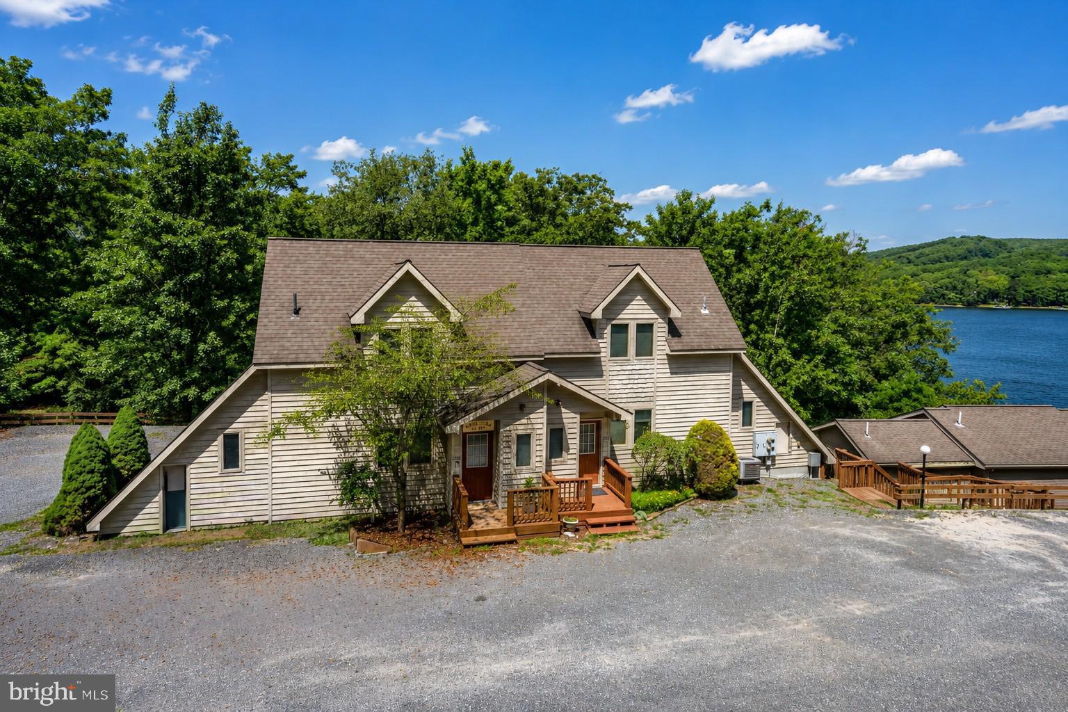 TRADERS LANDING - Residential