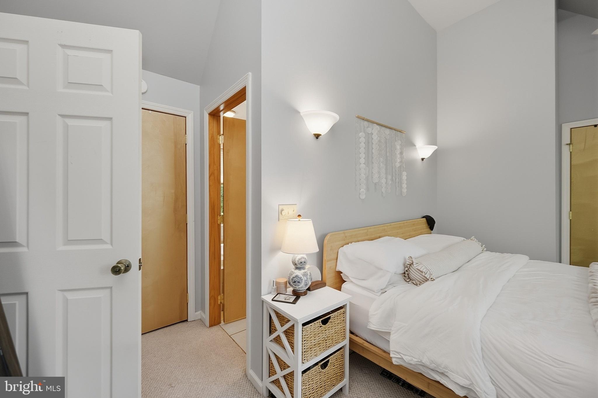 TRADERS LANDING - Residential