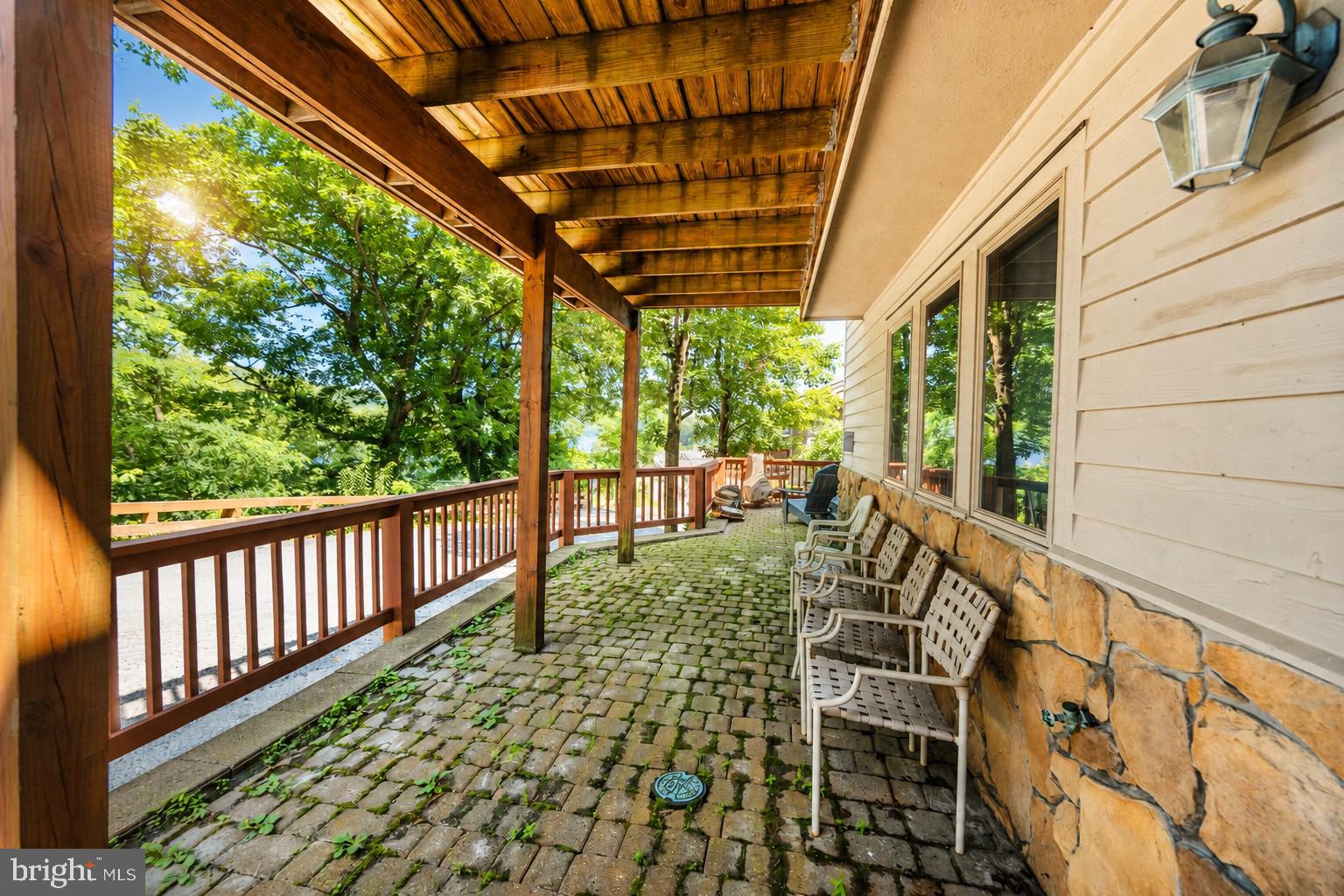TRADERS LANDING - Residential