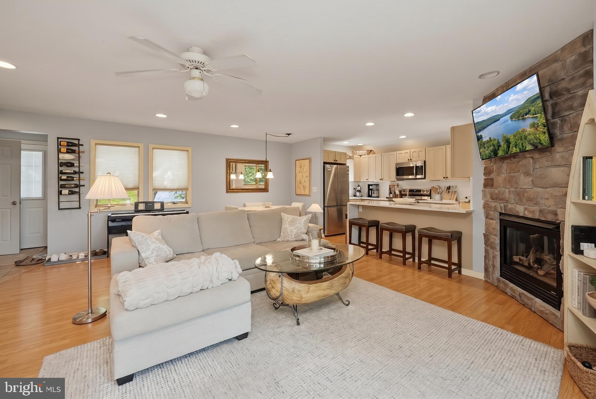 TRADERS LANDING - Residential